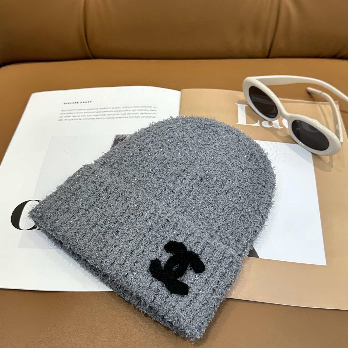 香奈儿CHANEL 小香爆款针织帽！小红书新品发布，太🉑️了，高弹面料 经典色系，男女同款哦