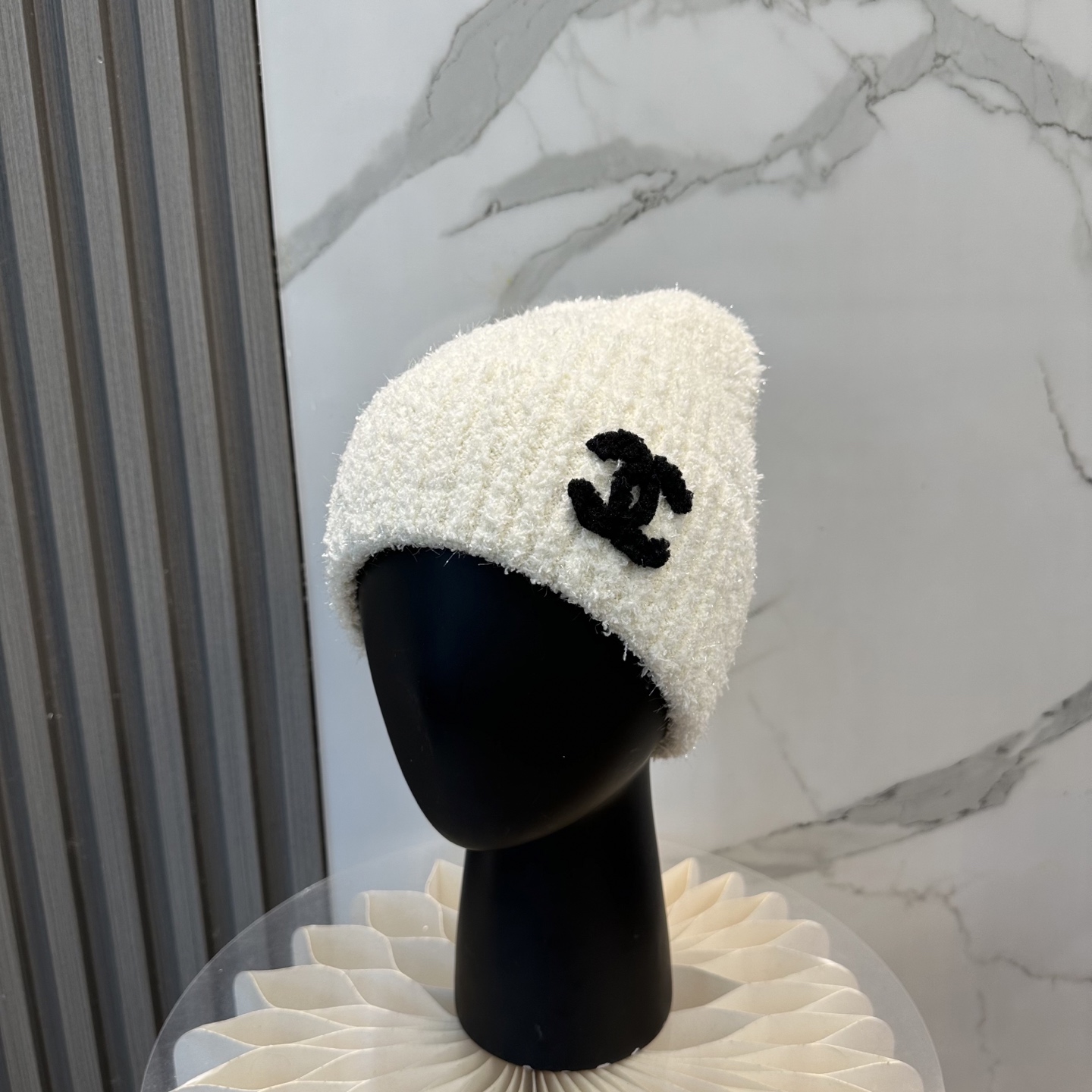 NO:704033,CHANEL's popular knitted hat!  Xiaohongshu new product release, great, high-elastic fabric, classic colors, same style for men and women. Hats, fisherman hats, baseball caps, knitted hats, hats, chanel, chanel, espadrilles, hats19860909香奈儿CHANEL 小香爆款针织帽！小红书新品发布,太了,高弹面料 经典色系,男女同款哦帽子渔夫帽棒球帽针织帽,帽子,chanel,chanel,espadrilles,hats,hat
