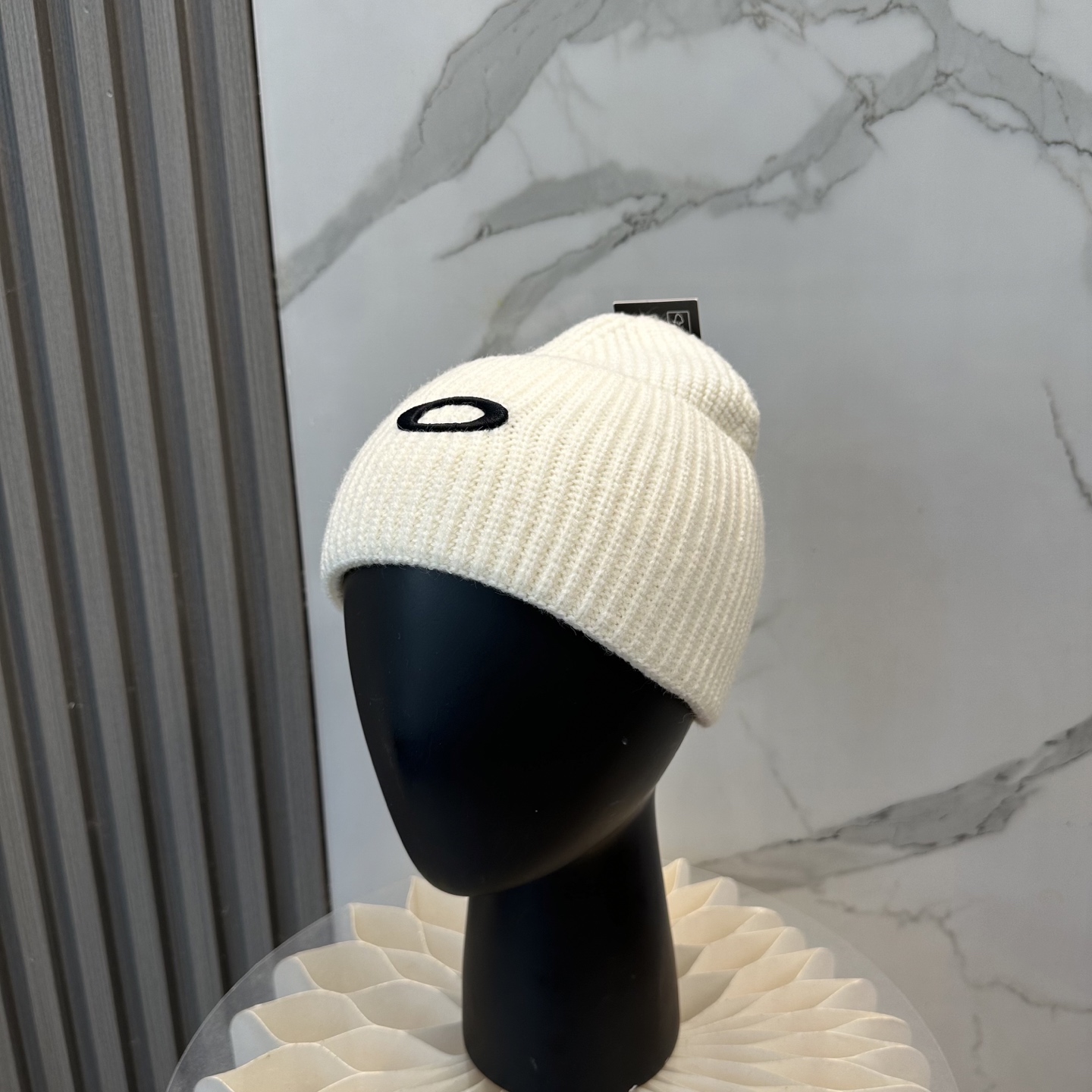 NO:617662,Oakley ~ Autumn and winter popular cold hats, knitted styles, versatile small items that you can wear with your eyes closed. Little Red Riding Hood’s popular recommended hats, fisherman hats, baseball caps, knitted hats, hats, espadrilles, hats19860909Oakley～秋冬爆款冷帽 针织款 闭眼入的百搭小单品 小红帽爆款推荐帽子渔夫帽棒球帽针织帽,帽子,espadrilles,hats,hat