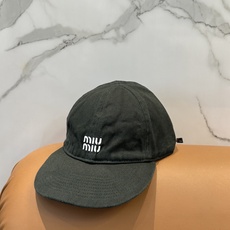 🔥MiuMiu缪缪帽子合集|高版本多巴胺“彩色抽绳”经典的字母标低调又有辨识度,最绝的是彩色抽绳设计!红 🔥MiuMiu缪缪帽子合集|高版本多巴胺“彩色抽绳”经典的字母标低调又有辨识度,最绝的是彩色抽绳设计!红
