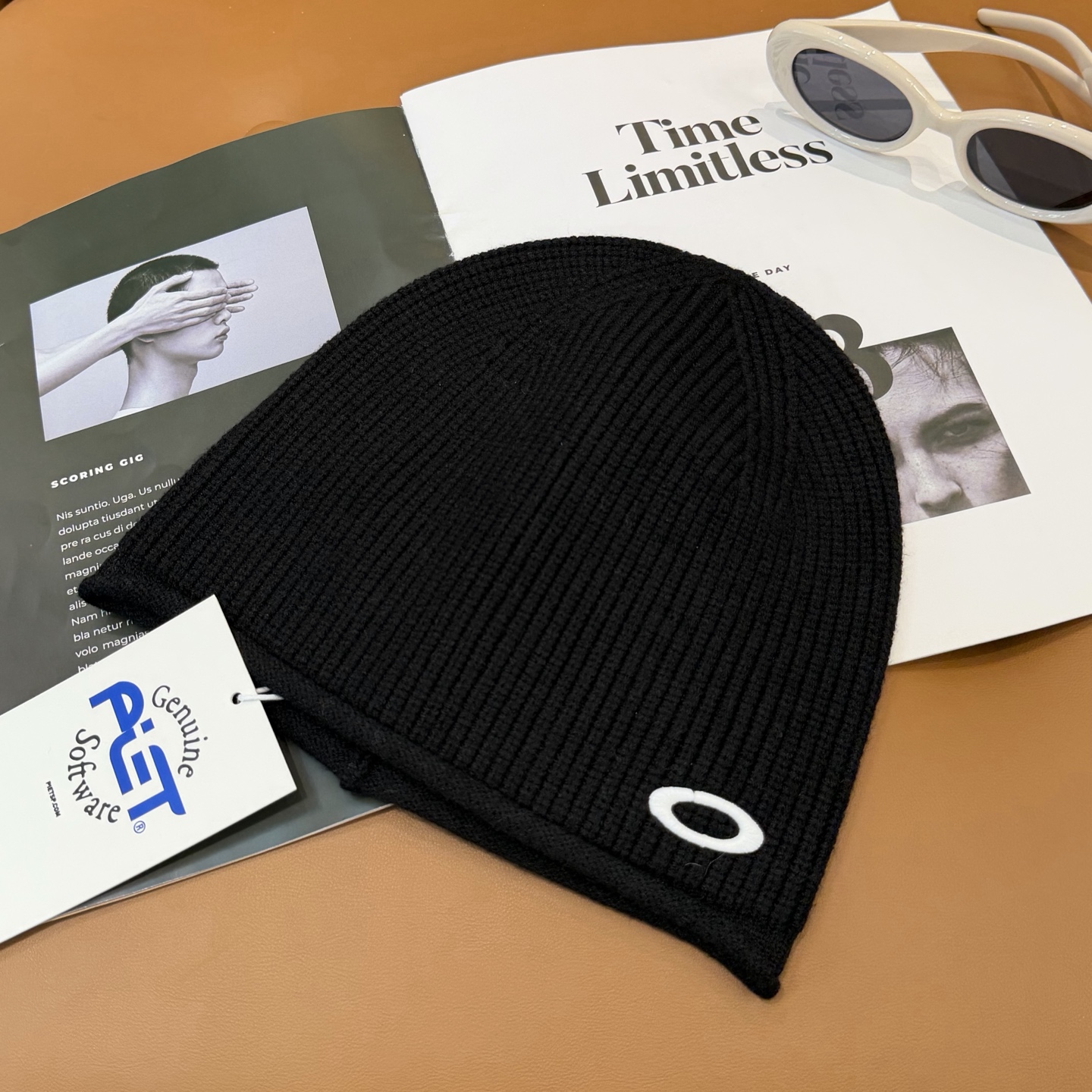 oakIey 欧克利秋冬新款针织帽🧶秋冬必备帽子之一~真的 谁戴谁好看~，超Nice的冬日小配件