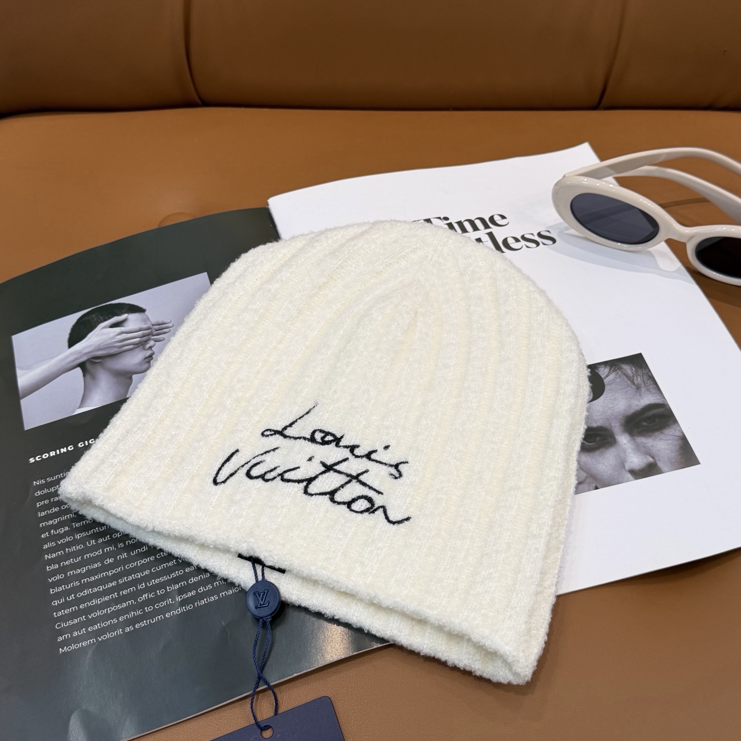 ⚫️Lv刺绣针织帽非常百搭 男女通用 亲们可以看细节，车工整齐 透气舒适，采用进口毛线料！潮人必备！