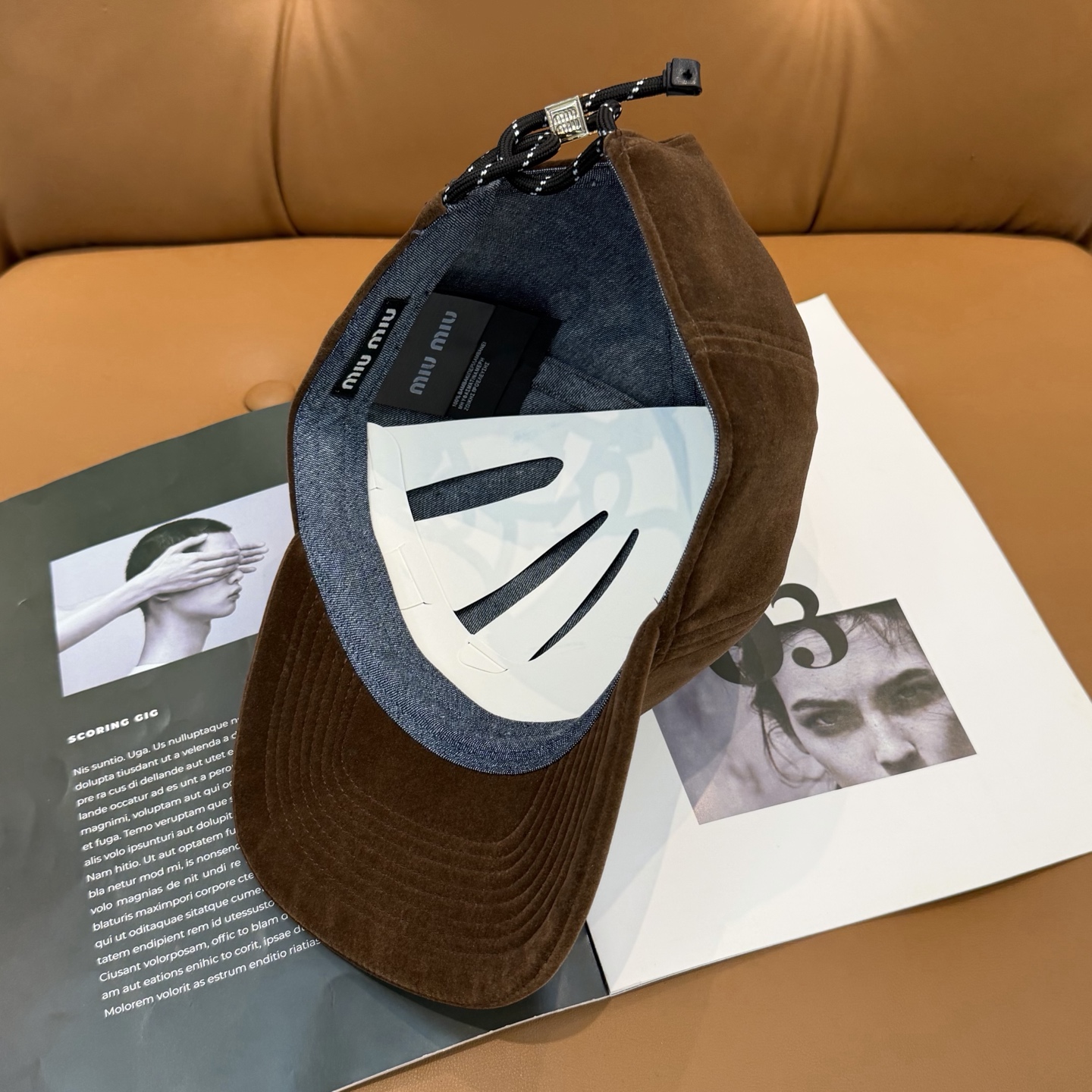 Miu Miu高版本丝绒 棒球帽 抽绳设计 ，真的美到失语🥹 深棕复古高级，卡其温柔治愈，丝绒面料自带光