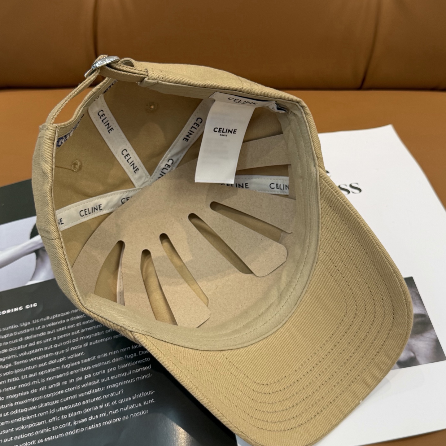 爆款CELINE（赛琳）官网代购版本。 原版1:1 定制！ 简约字母明星同款最新棒球帽，时尚潮流，高端做