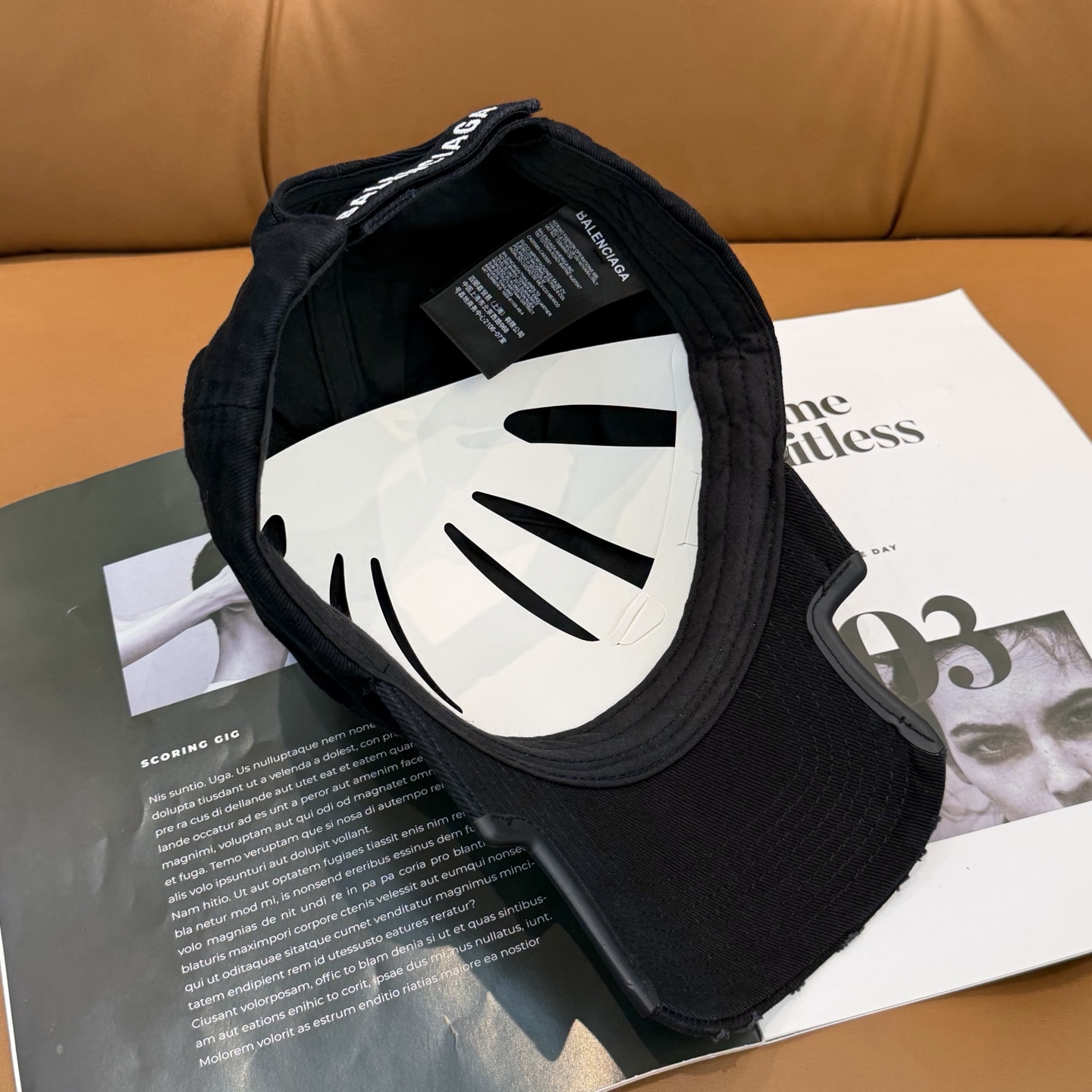 BALENCIAGA巴黎世家新款logo棒球帽，很酷的色系，男女佩戴都有不同style，第一批抢先出货！