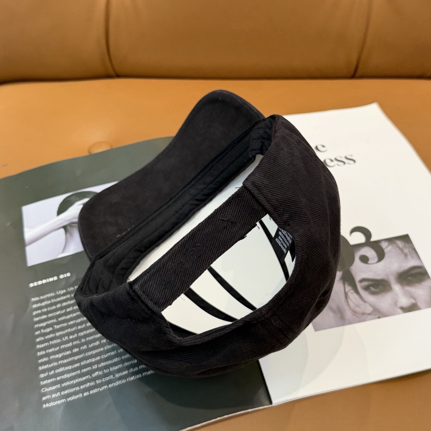 。BALENCIAGA巴黎世家新款刺绣logo棒球帽，很酷的色系，男女佩戴都有不同style，第一批抢先