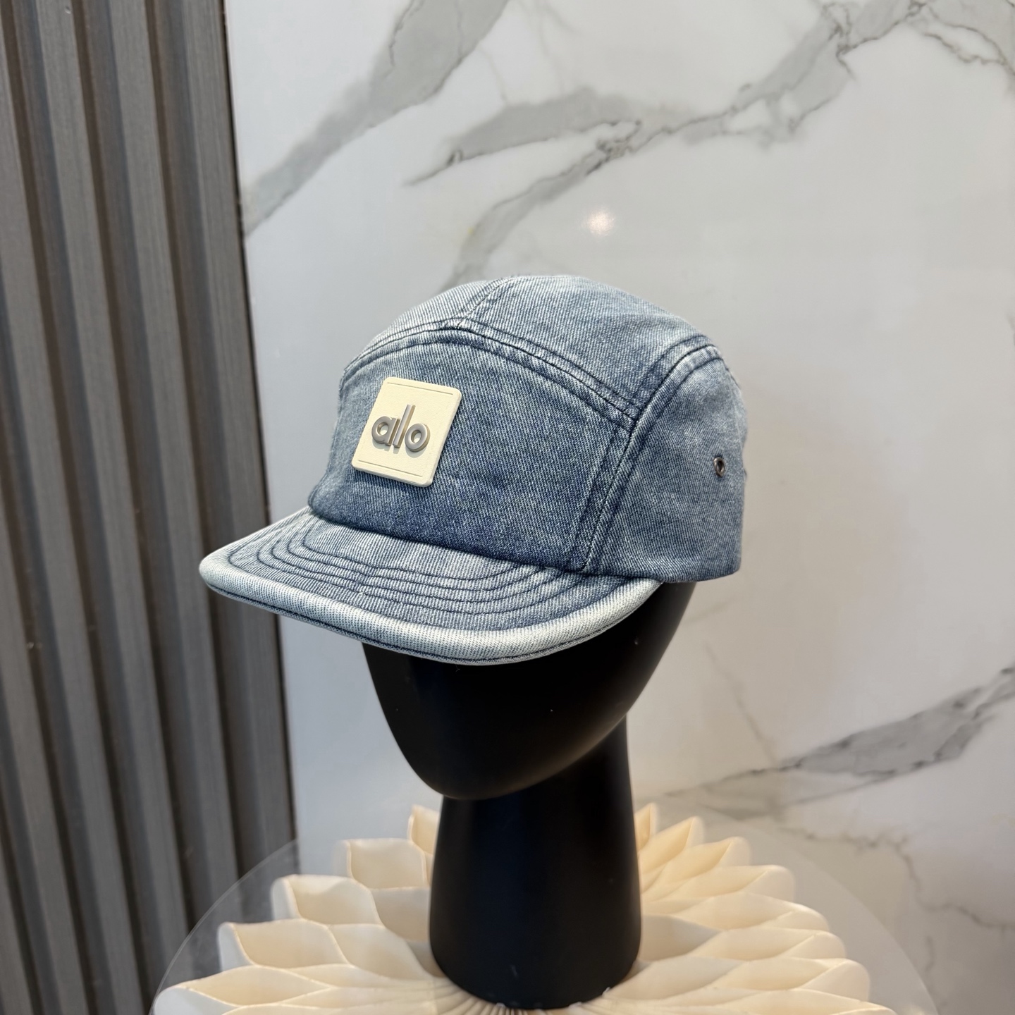 NO:689911,aIo's new washed denim simple peaked cap, the hottest color at the moment - full of street style!  Trendy and versatile, Little Red Book Planting Grass, Poison Get your boyfriend, cool hats together bucket hats baseball caps knitted hats, hats, espadrilles, hats19860909aIo 新款洗水牛仔简约鸭舌帽 当下爆热的色系-街头感十足！ 潮流百搭,小红书种草,毒药 Get上你们的男朋友,一起cool帽子渔夫帽棒球帽针织帽,帽子,espadrilles,hats,hat