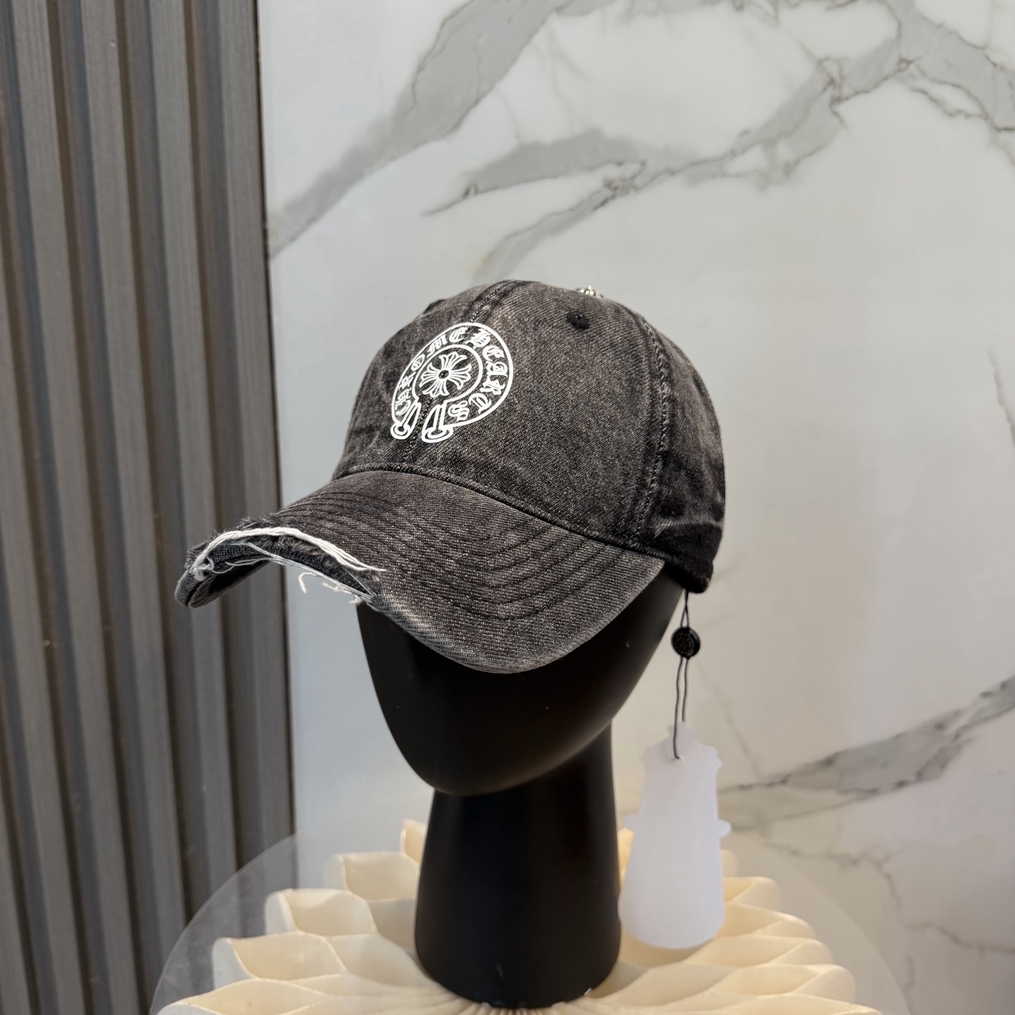 克罗心新款高品质洗水牛仔棒球帽，高端定制版！网红时尚博主同款！墙裂推荐！质量巨好！头围57cm