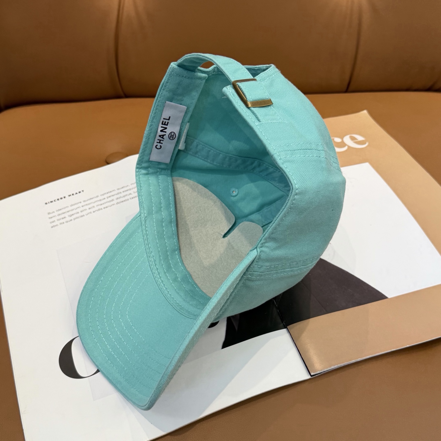 【CHANEL香奈儿】春夏新款简约小香logo棒球帽，新款出货，大牌款超好搭配，赶紧入手！