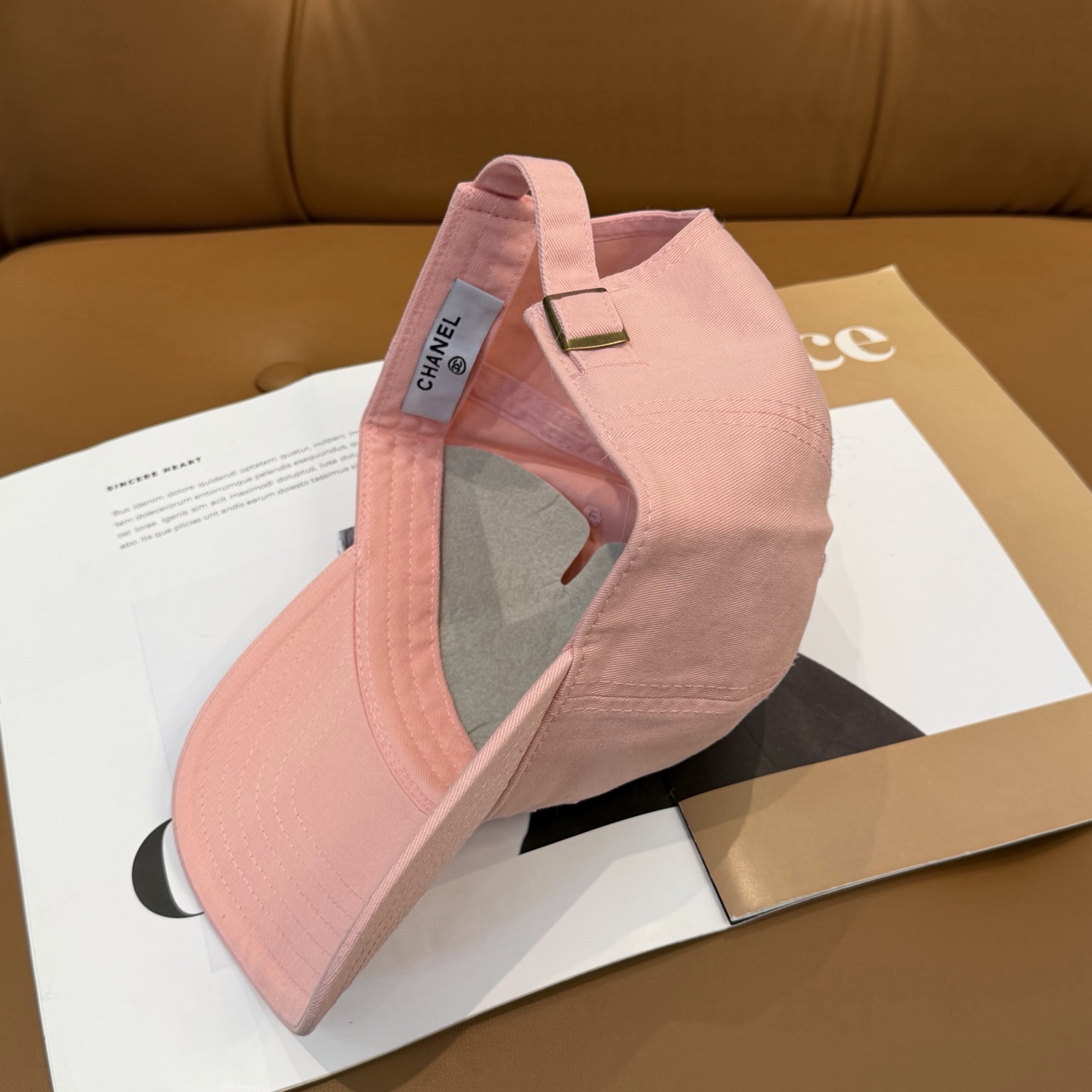 【CHANEL香奈儿】春夏新款简约小香logo棒球帽，新款出货，大牌款超好搭配，赶紧入手！