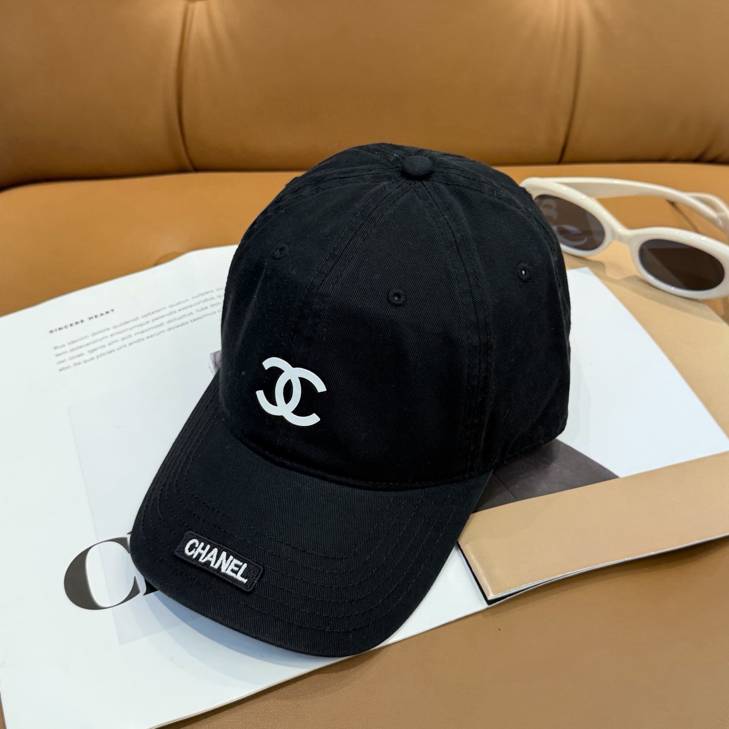 【CHANEL香奈儿】春夏新款简约小香logo棒球帽，新款出货，大牌款超好搭配，赶紧入手！