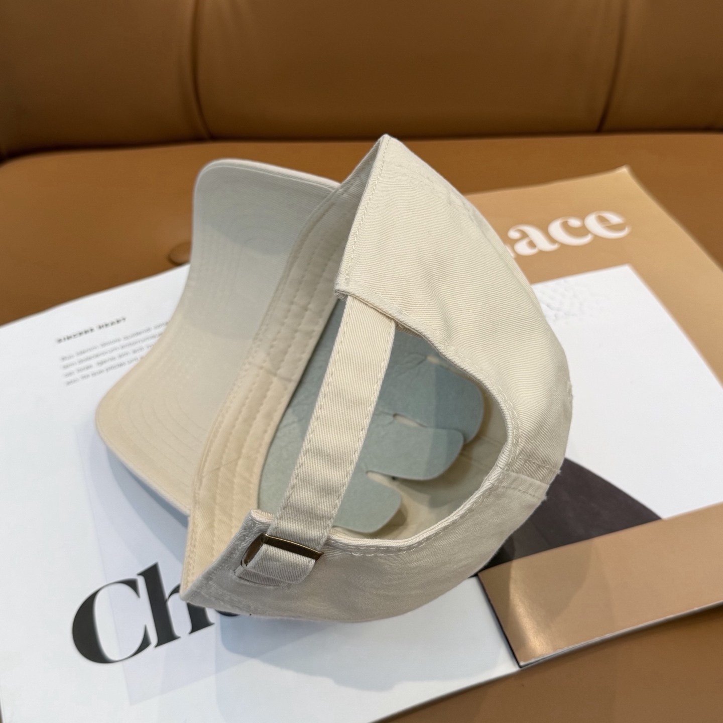 【CHANEL香奈儿】春夏新款简约小香logo棒球帽，新款出货，大牌款超好搭配，赶紧入手！