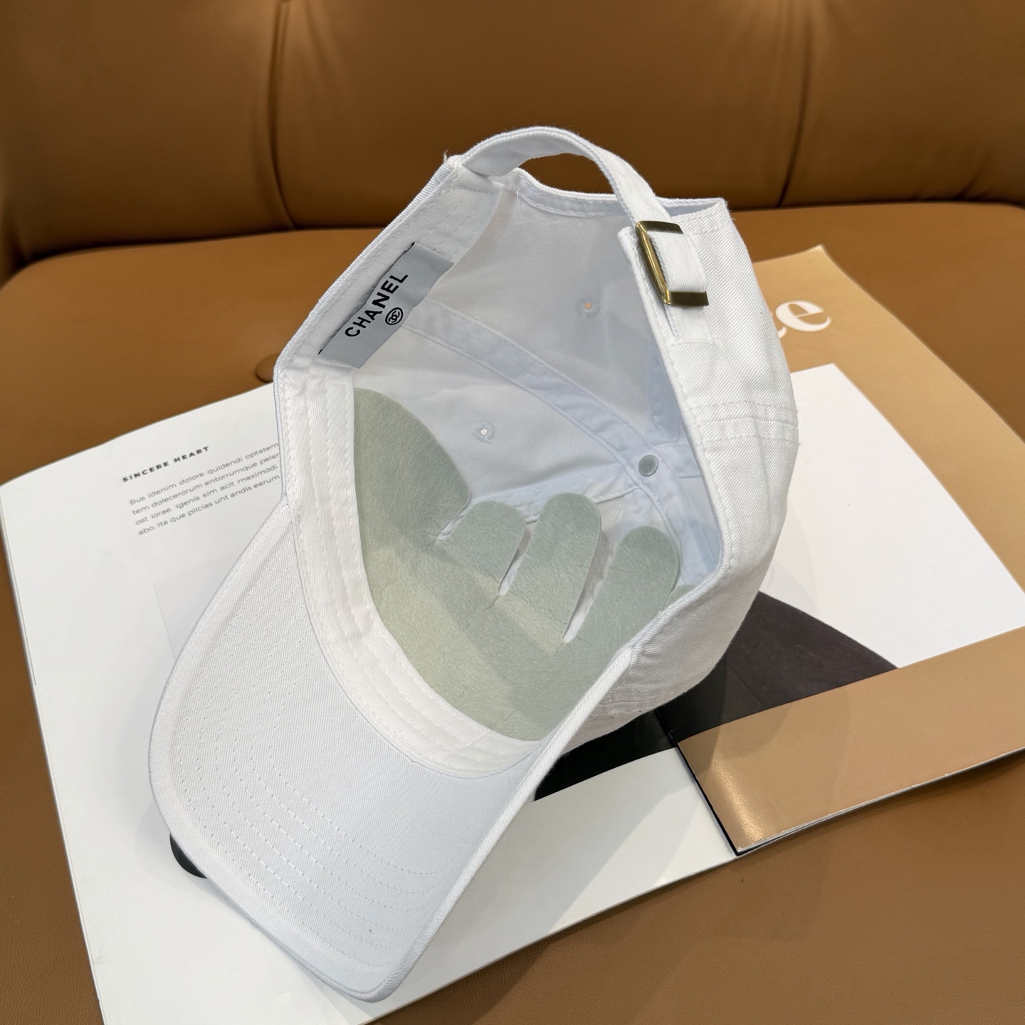 【CHANEL香奈儿】春夏新款简约小香logo棒球帽，新款出货，大牌款超好搭配，赶紧入手！