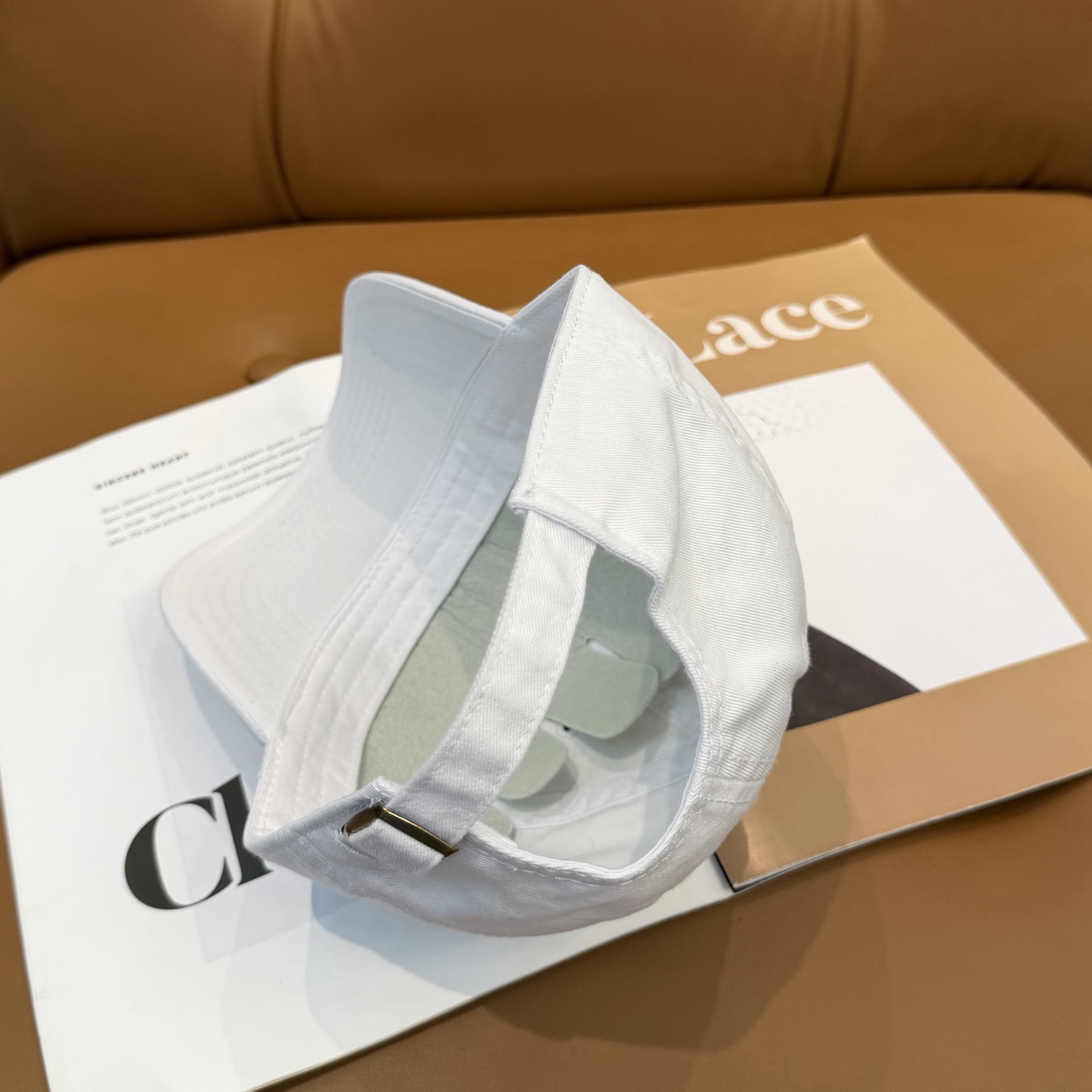 【CHANEL香奈儿】春夏新款简约小香logo棒球帽，新款出货，大牌款超好搭配，赶紧入手！