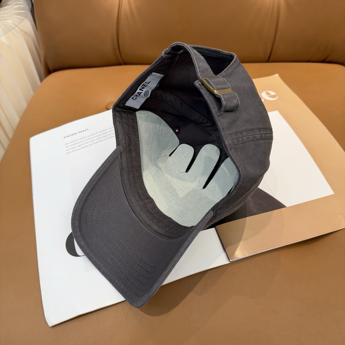 【CHANEL香奈儿】春夏新款简约小香logo棒球帽，新款出货，大牌款超好搭配，赶紧入手！