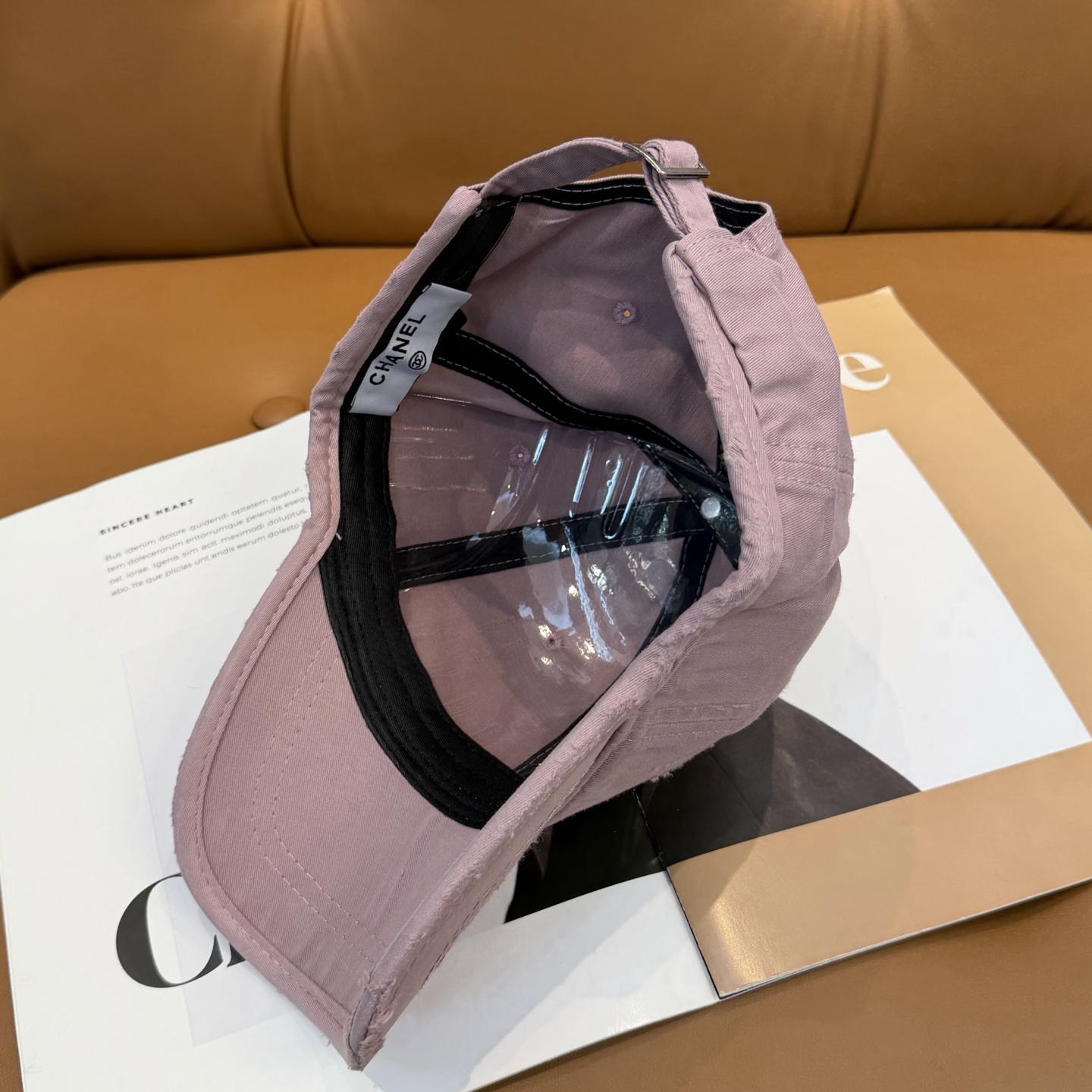 【CHANEL香奈儿】春夏新款简约小香logo棒球帽，新款出货，大牌款超好搭配，赶紧入手！