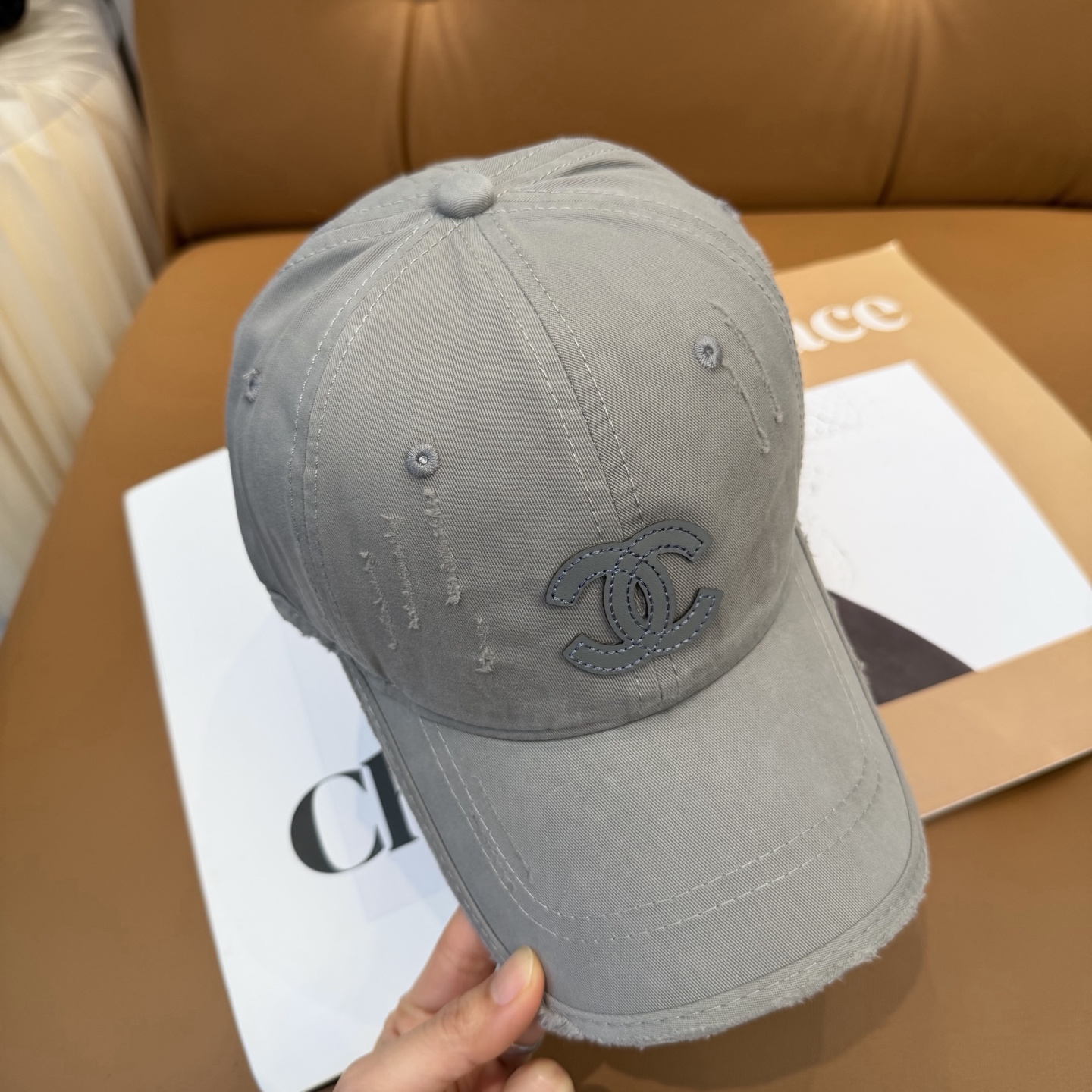 【CHANEL香奈儿】春夏新款简约小香logo棒球帽，新款出货，大牌款超好搭配，赶紧入手！