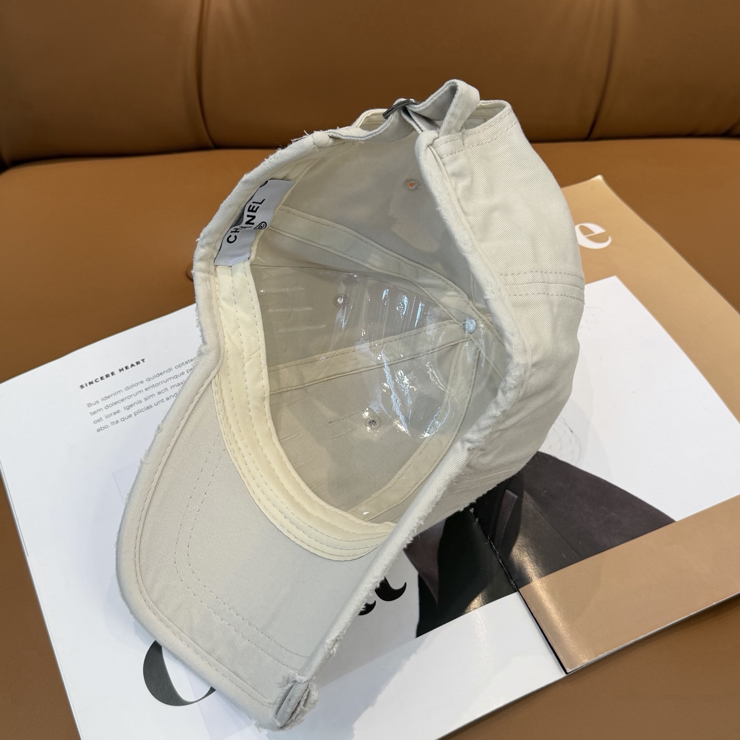 【CHANEL香奈儿】春夏新款简约小香logo棒球帽，新款出货，大牌款超好搭配，赶紧入手！