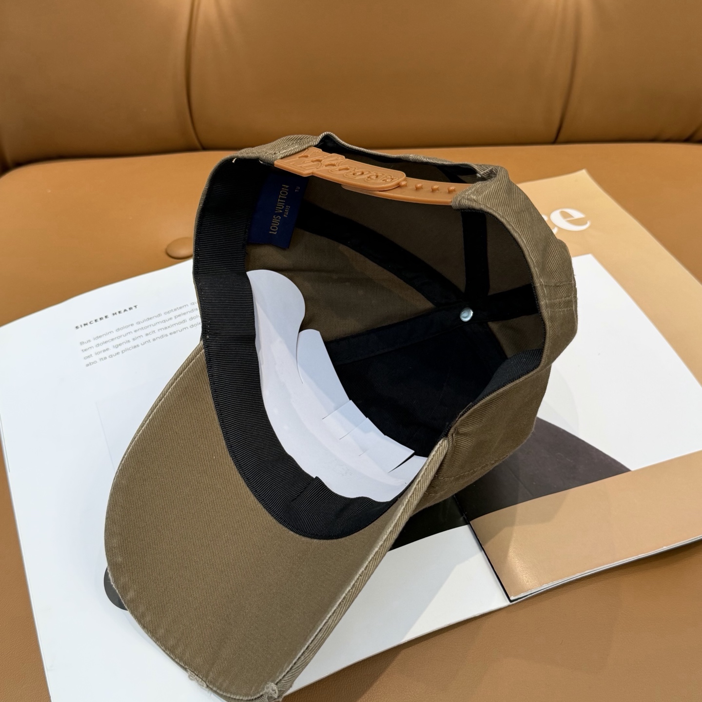 LV路易威登高版本专柜爆款刺绣棒球帽 重工打造♥️高端大气，百搭款🤗男女通用！