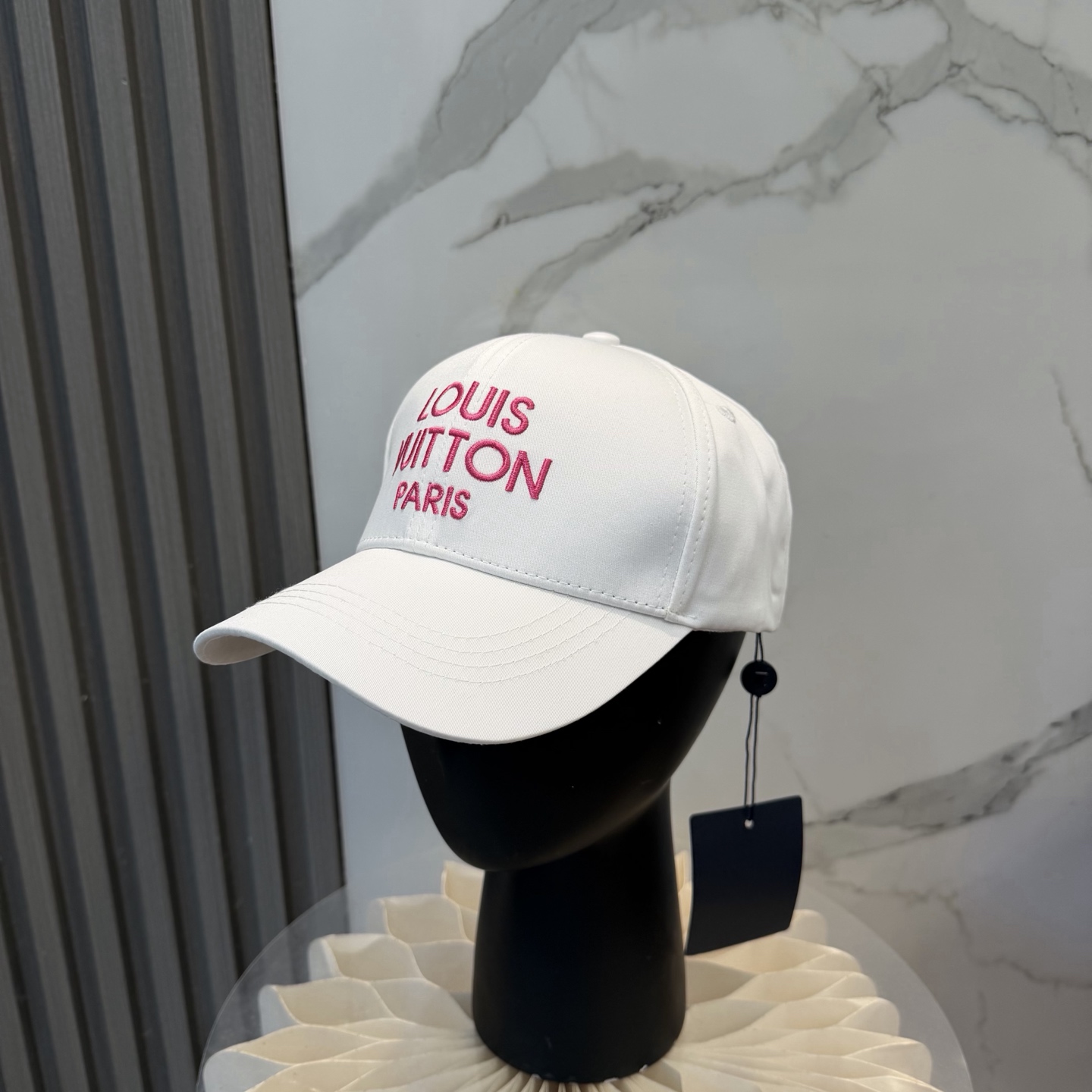 Louis Vuitton LV路易威登高版本刺绣 棒球帽 重工打造 高端 ，百搭款