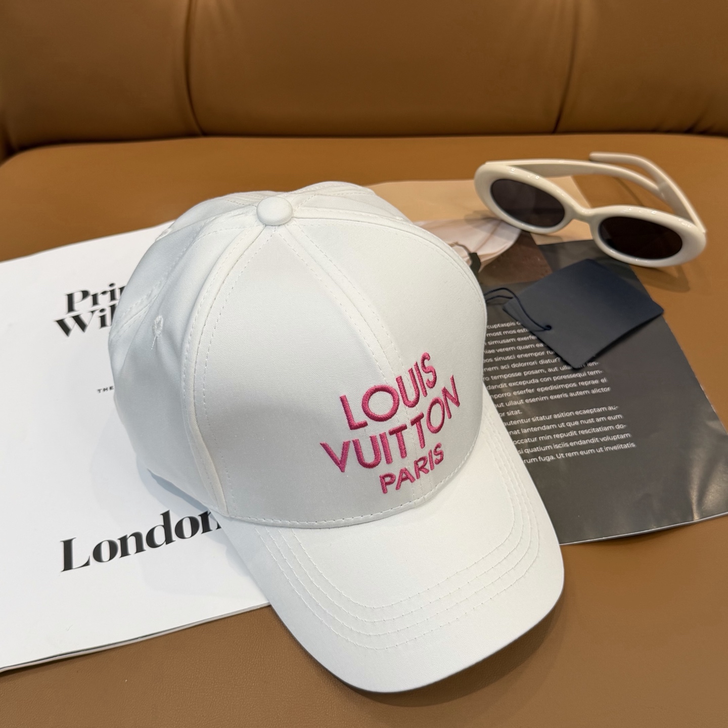 Louis Vuitton LV路易威登高版本刺绣 棒球帽 重工打造 高端 ，百搭款
