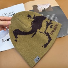 。始祖鸟高品质针织帽 秋冬最新款情侣款针织毛线帽!超级保暖抗寒!专柜在售款!超好看百搭,夏天出过鸭舌帽和 。始祖鸟高品质针织帽 秋冬最新款情侣款针织毛线帽!超级保暖抗寒!专柜在售款!超好看百搭,夏天出过鸭舌帽和