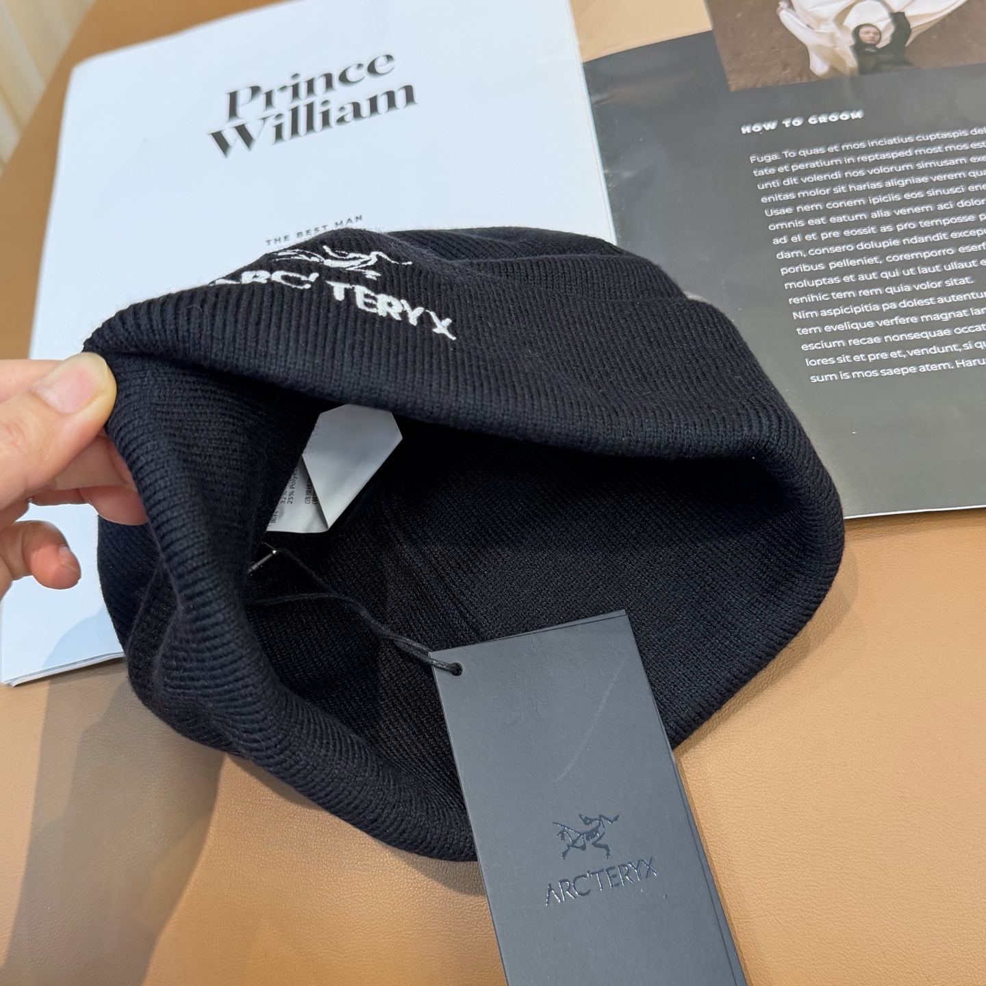 。始祖鸟高品质针织帽 秋冬最新款情侣款针织毛线帽！超级保暖抗寒！专柜在售款！超好看百搭，夏天出过鸭舌帽和