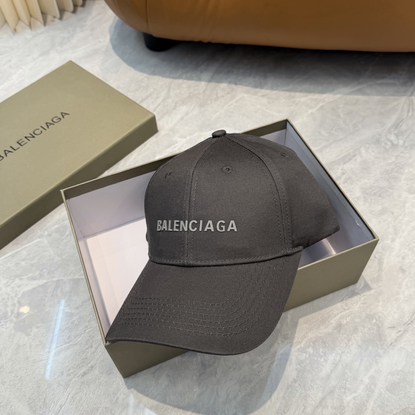 Balenciaga Balenciaga 新款巴黎世家 棒球帽我家对巴黎世家的工艺已经是炉火纯青了 必爆 BALENCIAGA巴黎世家新款纯棉棒球帽