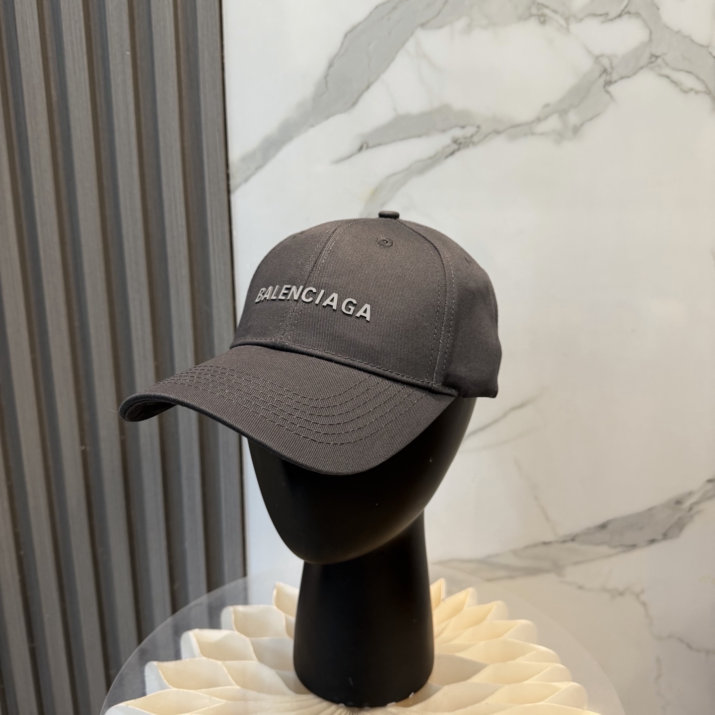Balenciaga Balenciaga 新款巴黎世家 棒球帽我家对巴黎世家的工艺已经是炉火纯青了 必爆 BALENCIAGA巴黎世家新款纯棉棒球帽