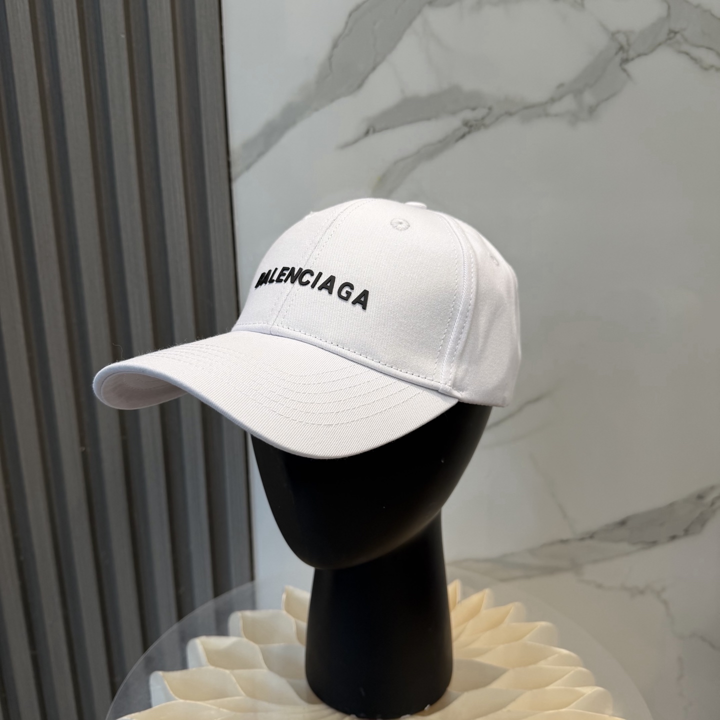 Balenciaga Balenciaga 新款巴黎世家 棒球帽我家对巴黎世家的工艺已经是炉火纯青了 必爆 BALENCIAGA巴黎世家新款纯棉棒球帽