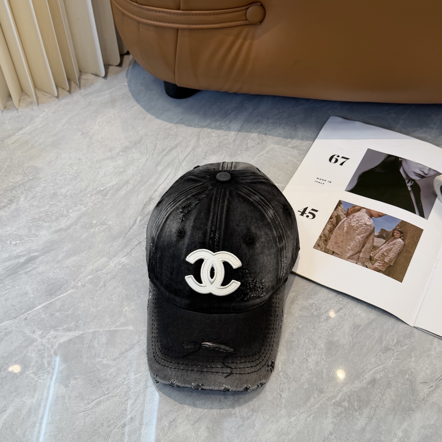 【CHANEL香奈儿】新款洗水破洞简约logo棒球帽，新款出货，大牌款超好搭配，赶紧入手！