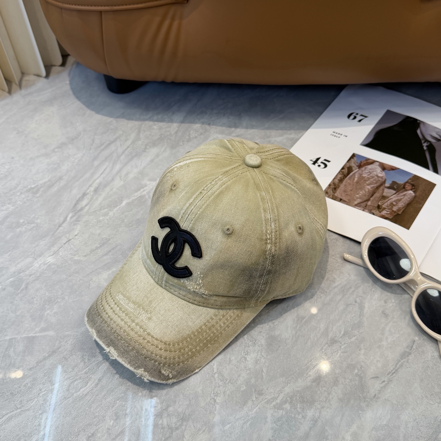 【CHANEL香奈儿】新款洗水破洞简约logo棒球帽，新款出货，大牌款超好搭配，赶紧入手！