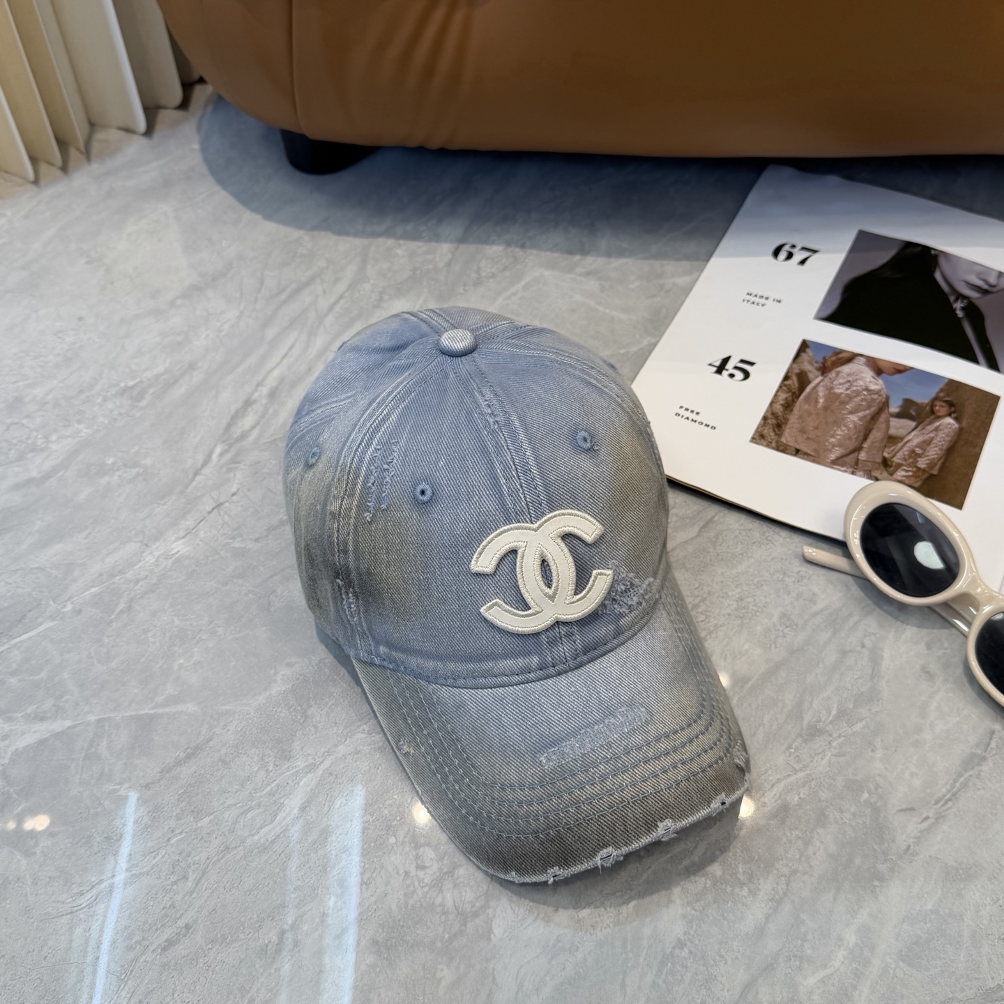 【CHANEL香奈儿】新款洗水破洞简约logo棒球帽，新款出货，大牌款超好搭配，赶紧入手！