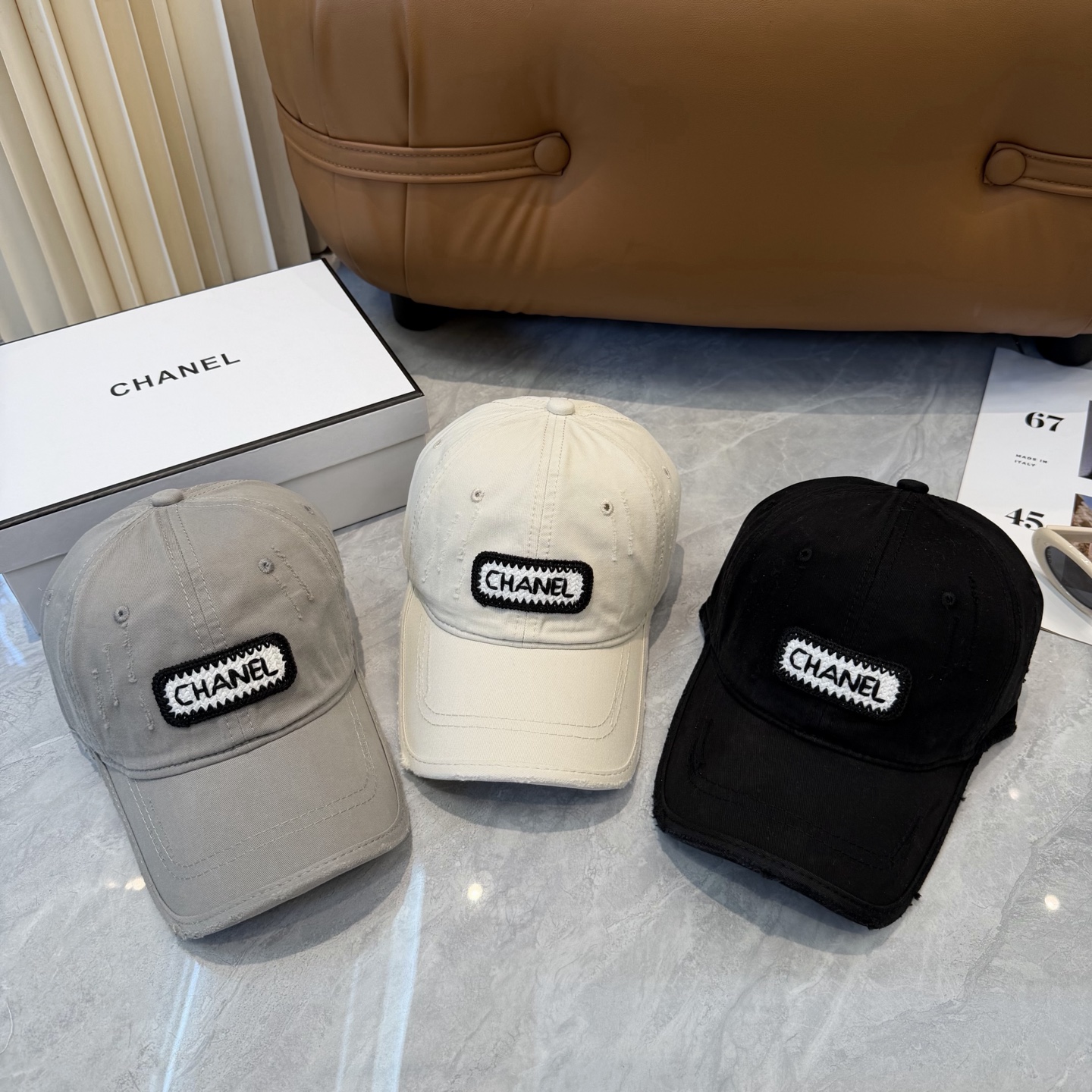 【CHANEL香奈儿】新款洗水破洞简约logo棒球帽，新款出货，大牌款超好搭配，赶紧入手！