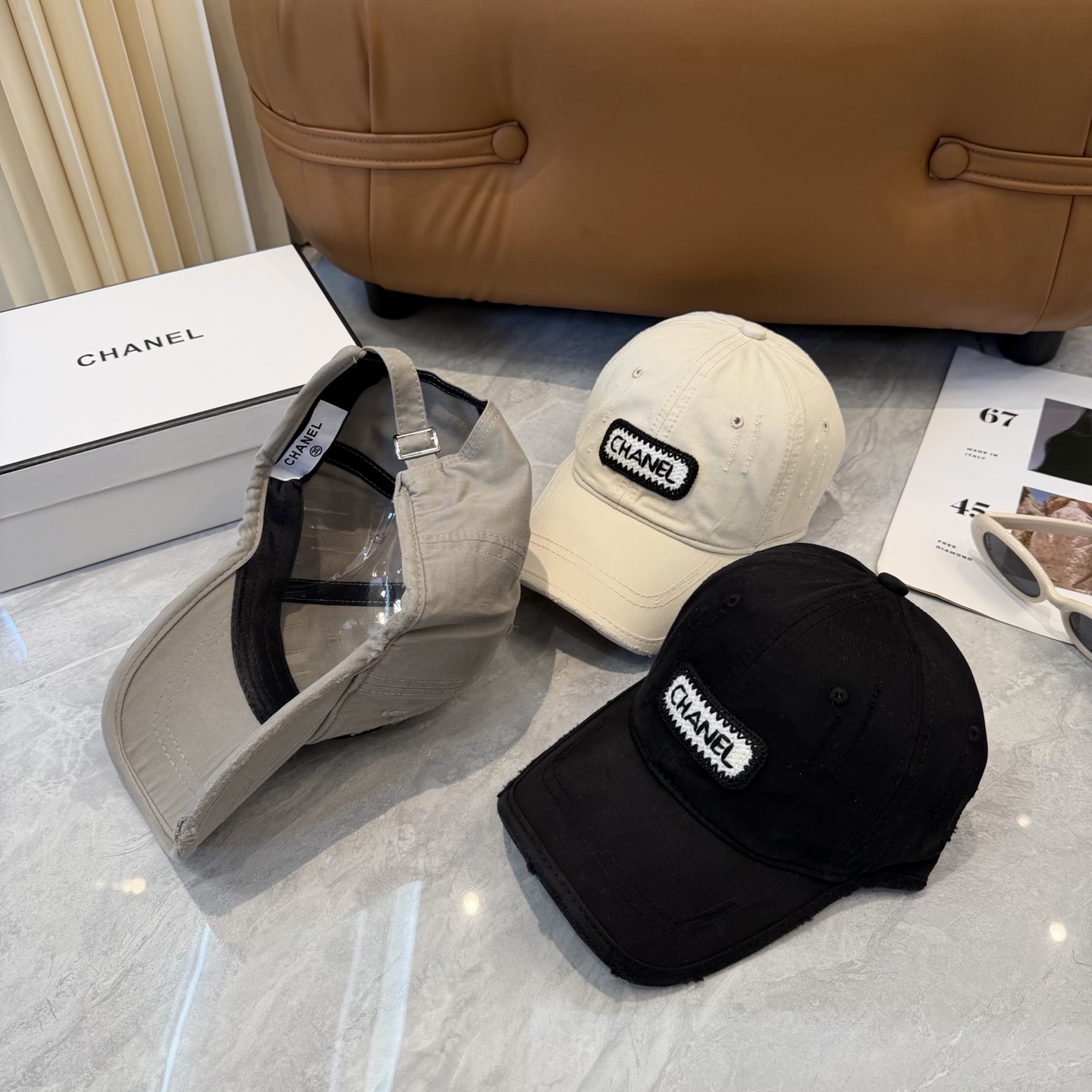 【CHANEL香奈儿】新款洗水破洞简约logo棒球帽，新款出货，大牌款超好搭配，赶紧入手！