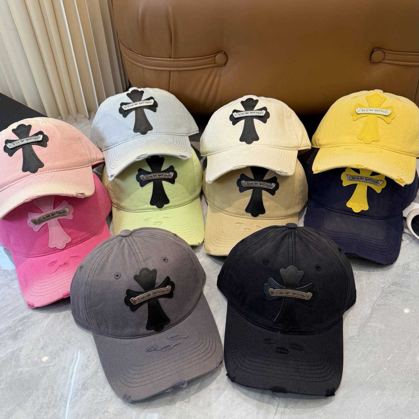 克罗心 🆕🆕新款棒球帽，个性时尚经典十字架标志，休闲带点酷酷的感觉，中性款男女同款！超好搭！头围:56-