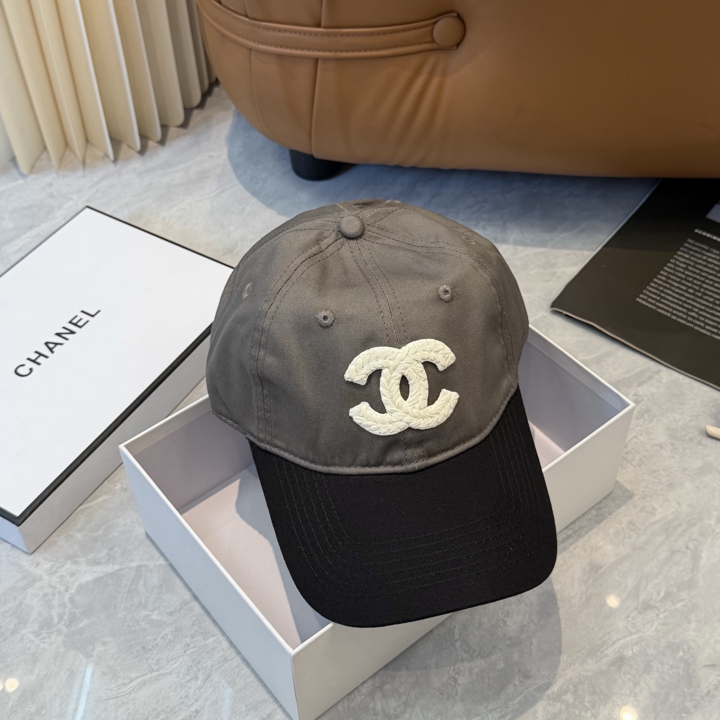 【CHANEL香奈儿】春夏新款简约小香logo棒球帽，新款出货，大牌款超好搭配，赶紧入手！