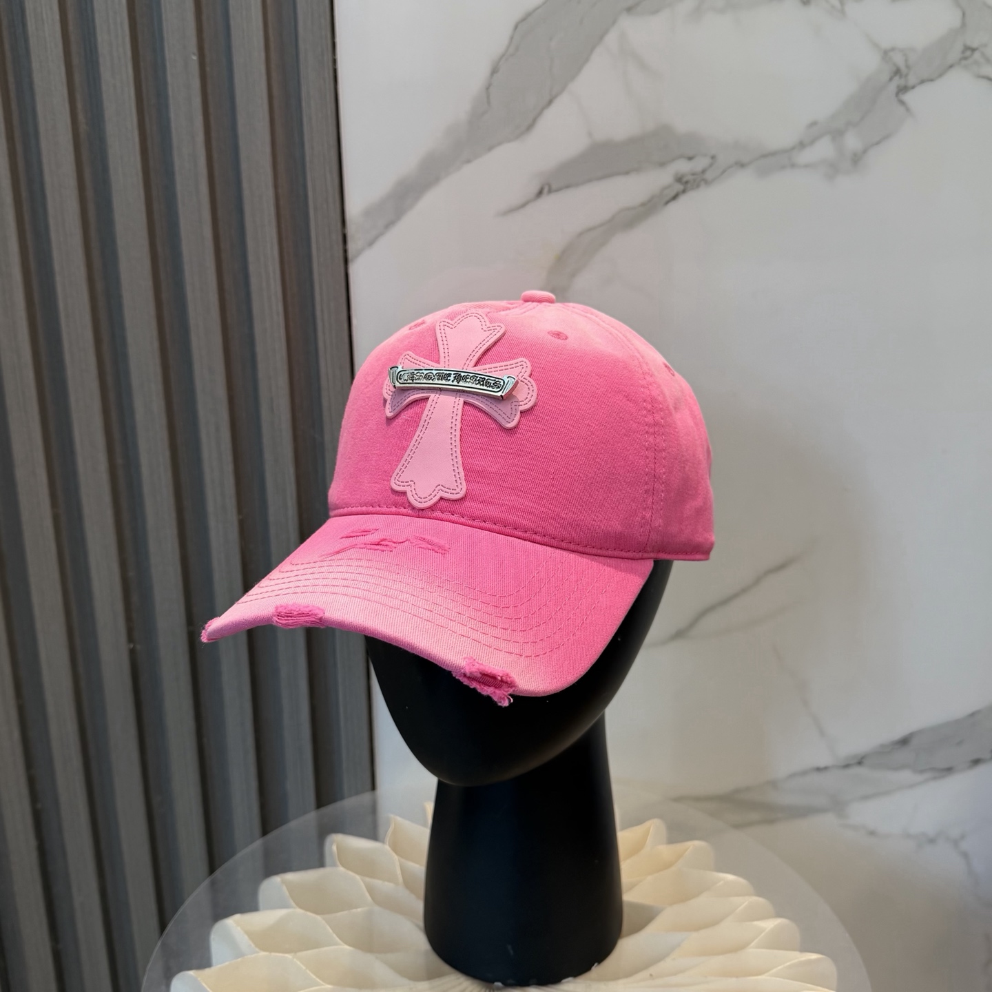 Chrome Hearts 克罗心 ，个性 十字架标志，休闲带点酷酷的感觉，中性款