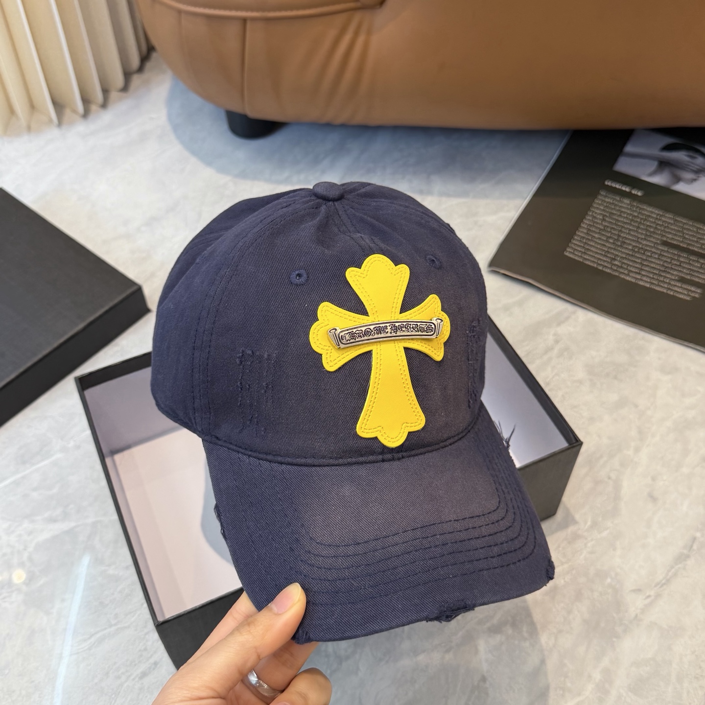 克罗心 🆕🆕新款棒球帽，个性时尚经典十字架标志，休闲带点酷酷的感觉，中性款男女同款！超好搭！头围:56-