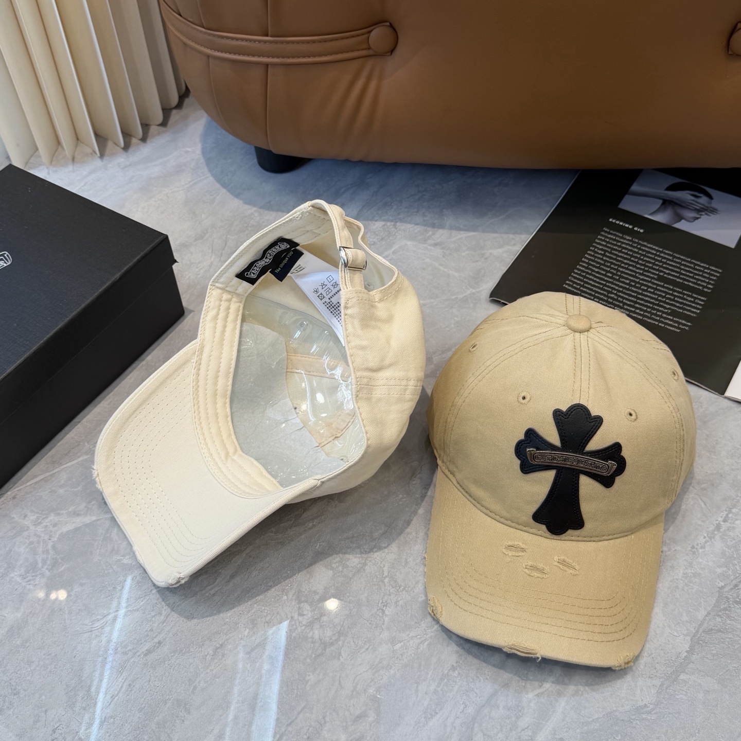 克罗心 🆕🆕新款棒球帽，个性时尚经典十字架标志，休闲带点酷酷的感觉，中性款男女同款！超好搭！头围:56-