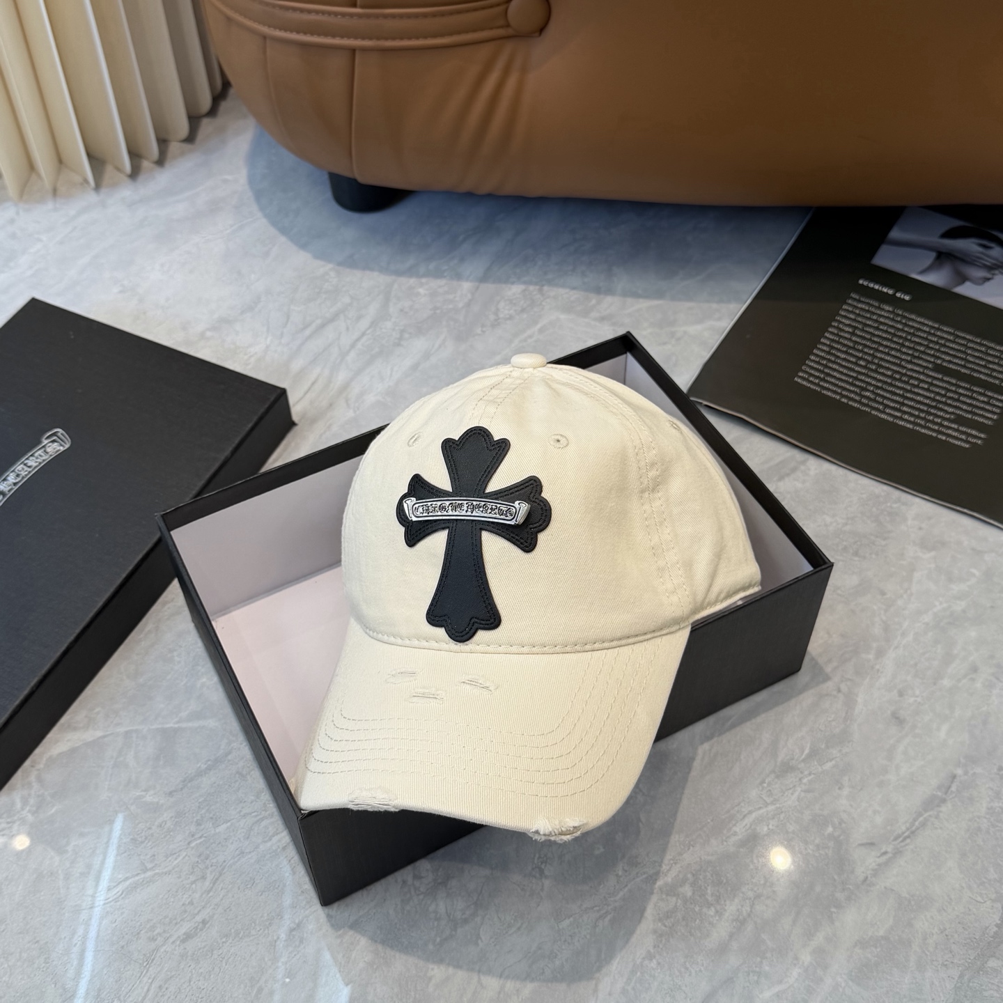 克罗心 🆕🆕新款棒球帽，个性时尚经典十字架标志，休闲带点酷酷的感觉，中性款男女同款！超好搭！头围:56-