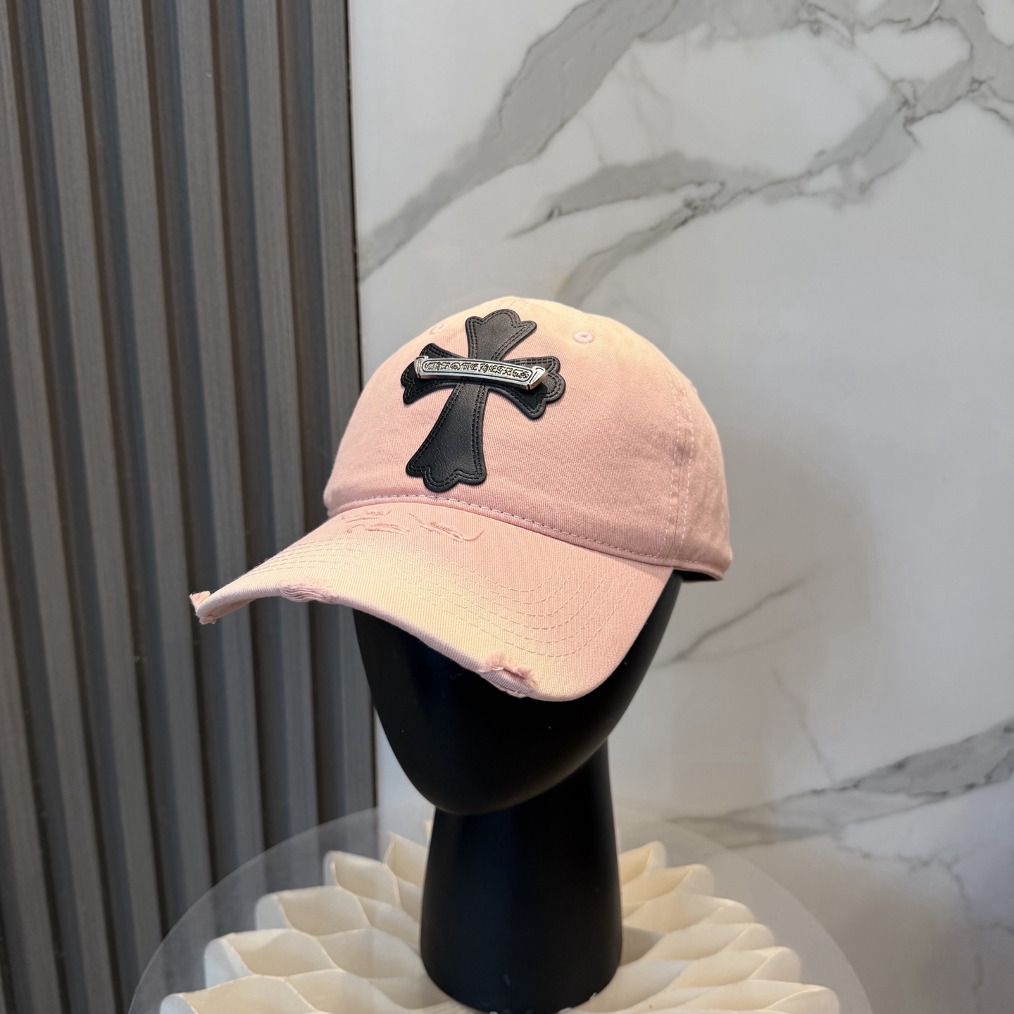 Chrome Hearts 克罗心 ，个性 十字架标志，休闲带点酷酷的感觉，中性款