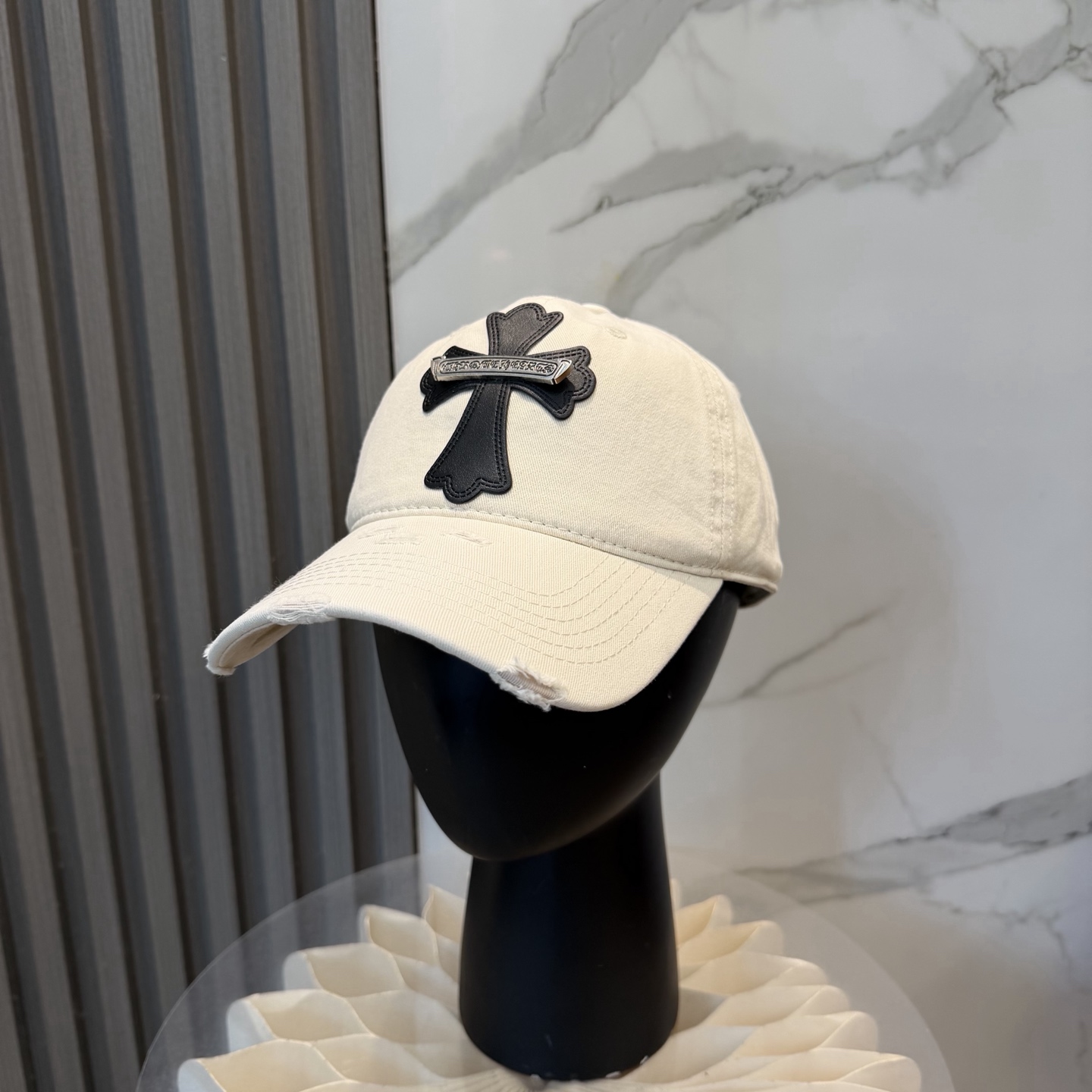 Chrome Hearts 克罗心 ，个性 十字架标志，休闲带点酷酷的感觉，中性款