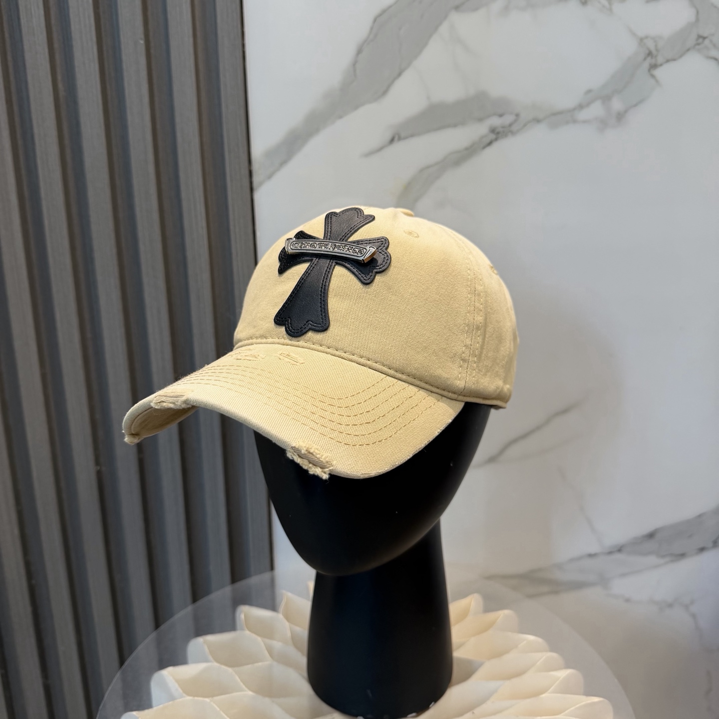 Chrome Hearts 克罗心 ，个性 十字架标志，休闲带点酷酷的感觉，中性款