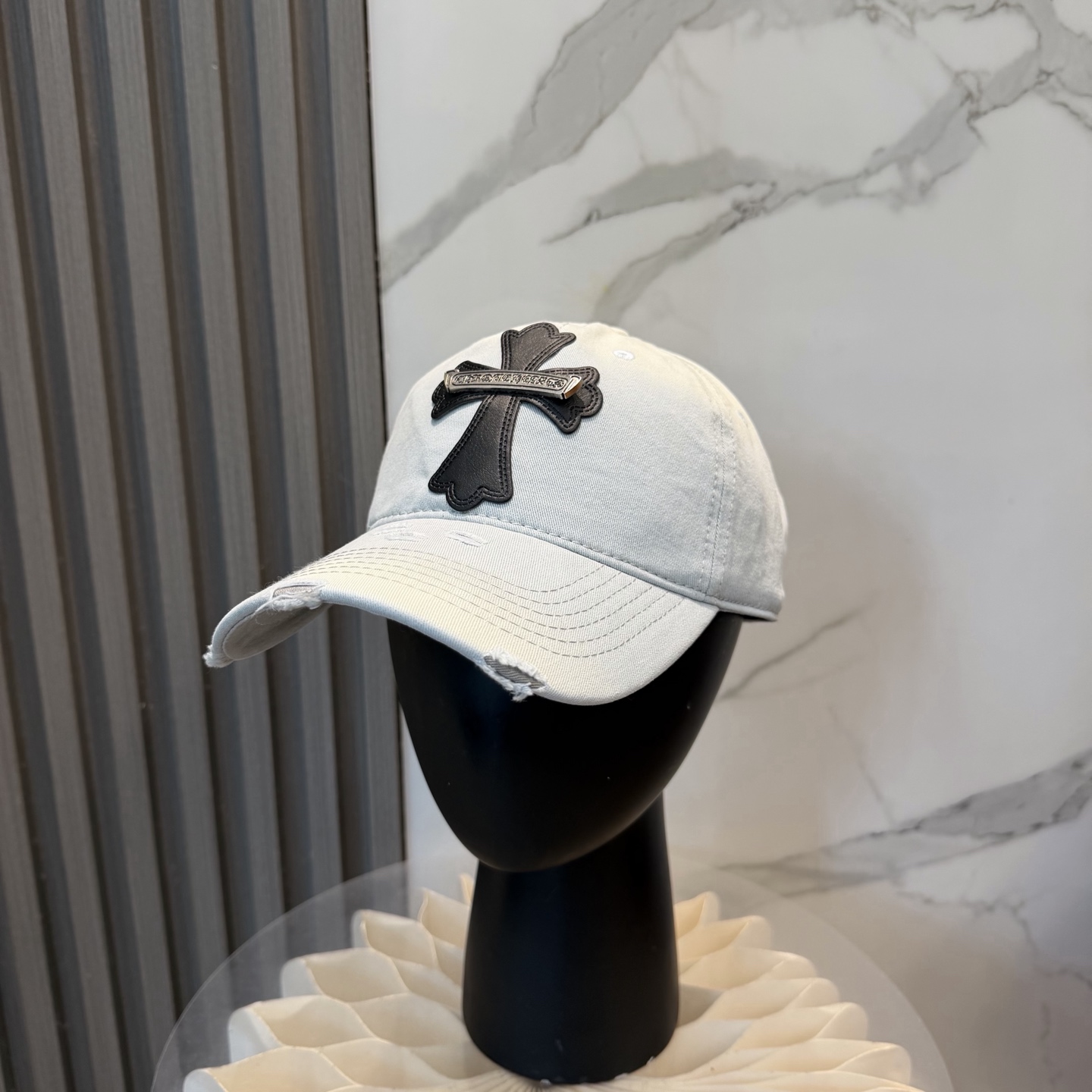 Chrome Hearts 克罗心 ，个性 十字架标志，休闲带点酷酷的感觉，中性款