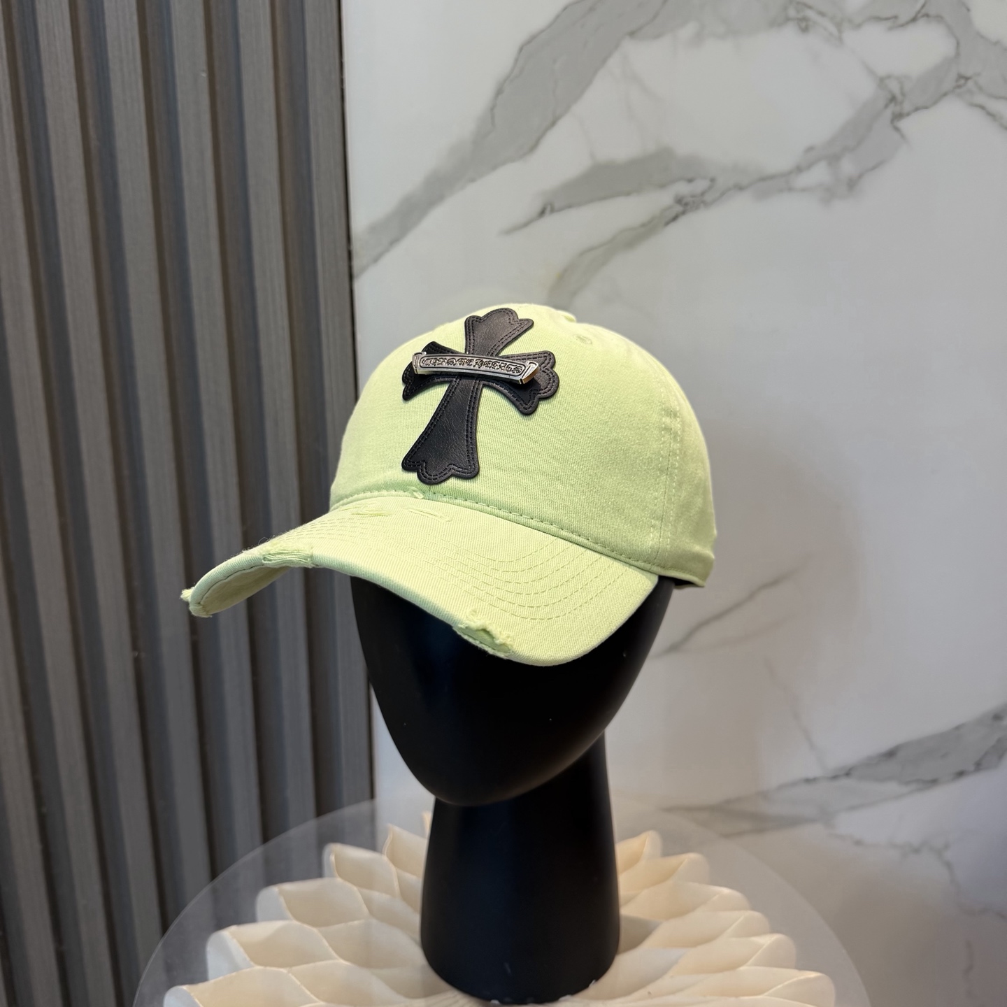 Chrome Hearts 克罗心 ，个性 十字架标志，休闲带点酷酷的感觉，中性款