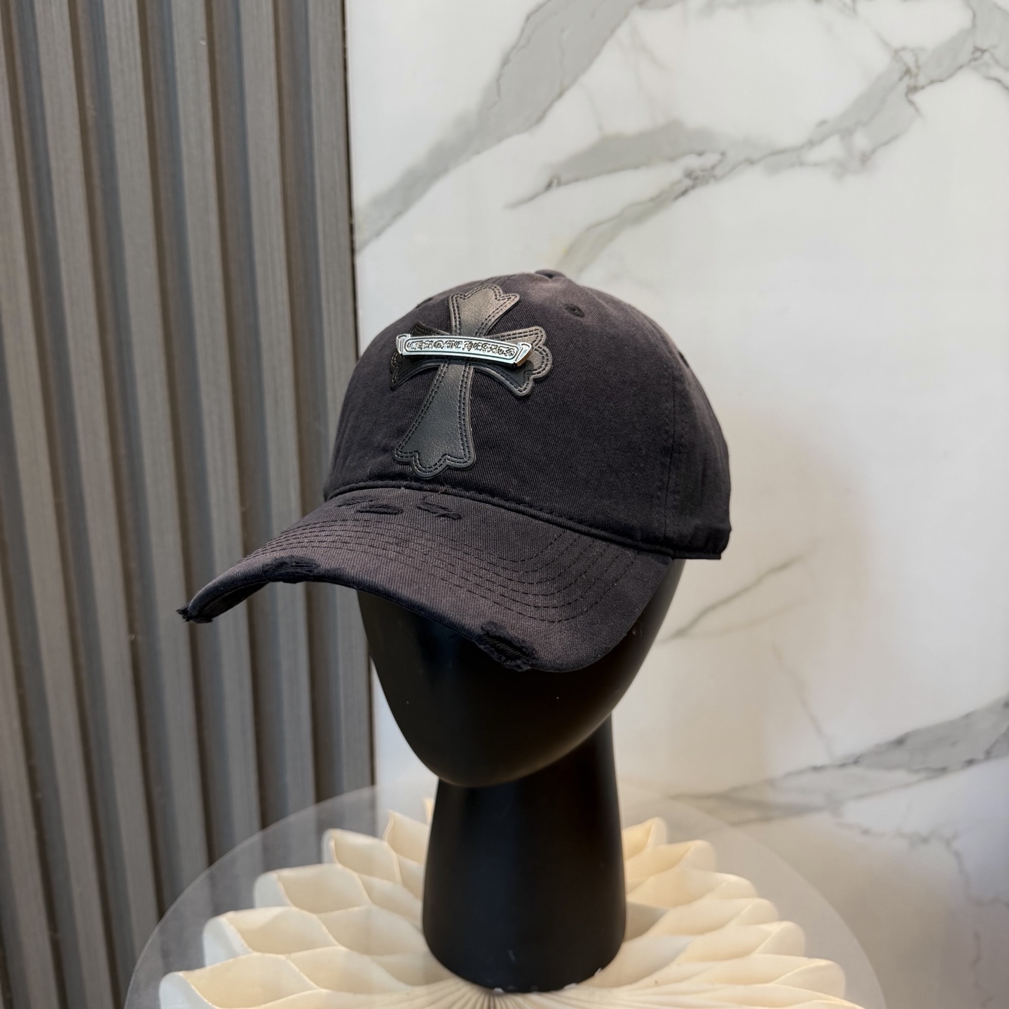 Chrome Hearts 克罗心 ，个性 十字架标志，休闲带点酷酷的感觉，中性款