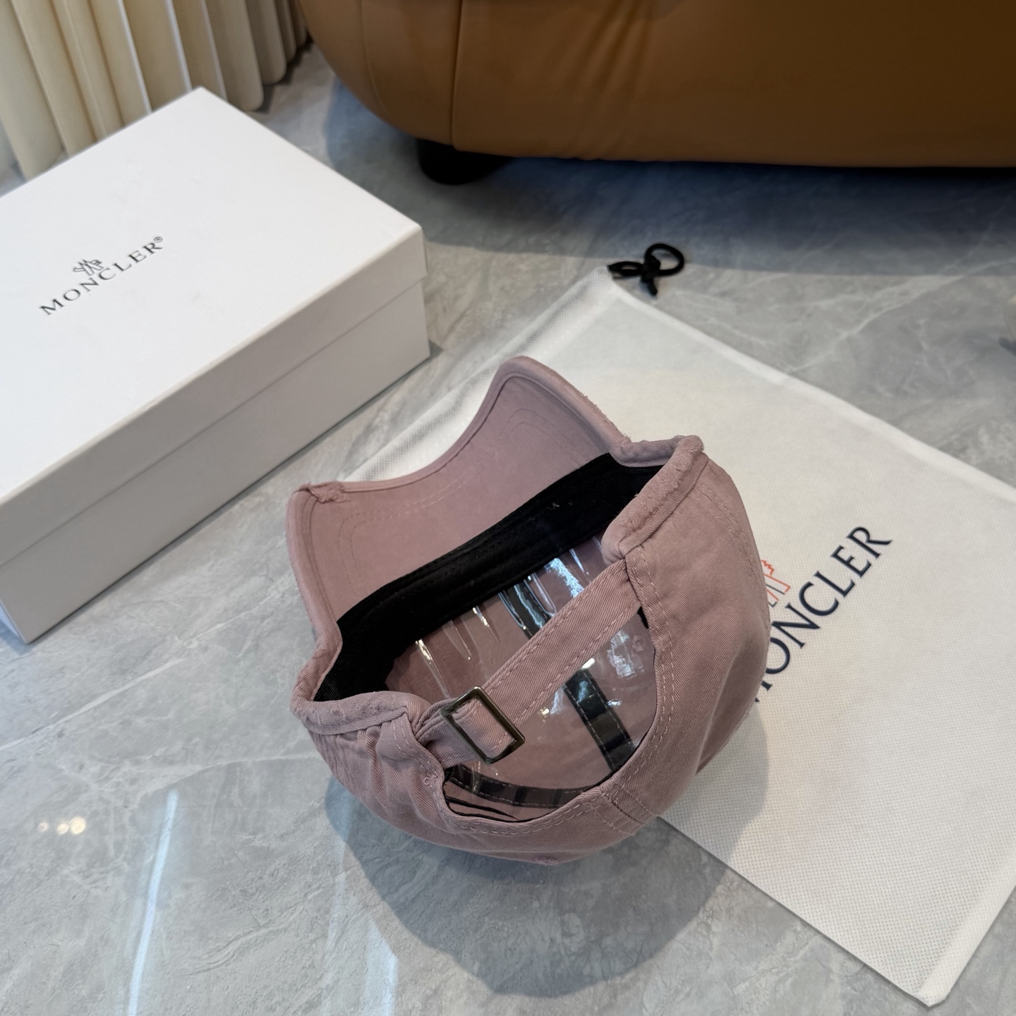 Moncler 蒙口Moncler，高品质透气性巨佳，四季佩戴款