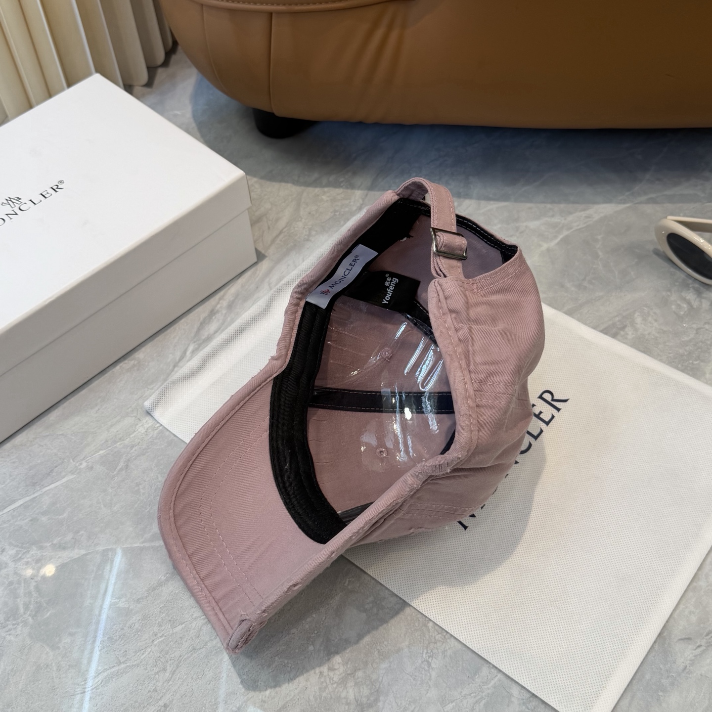 Moncler 蒙口Moncler，高品质透气性巨佳，四季佩戴款