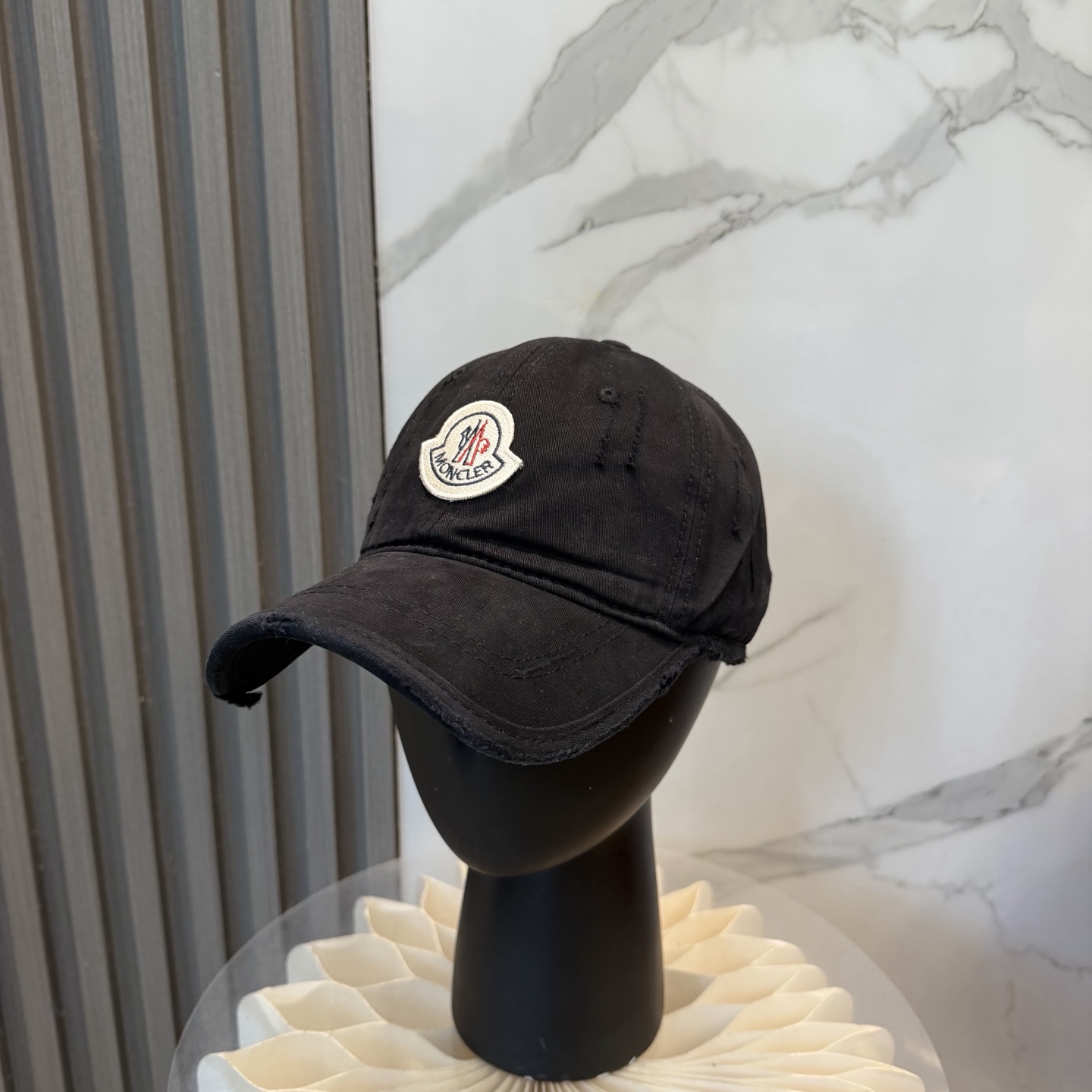 Moncler 蒙口Moncler，高品质透气性巨佳，四季佩戴款